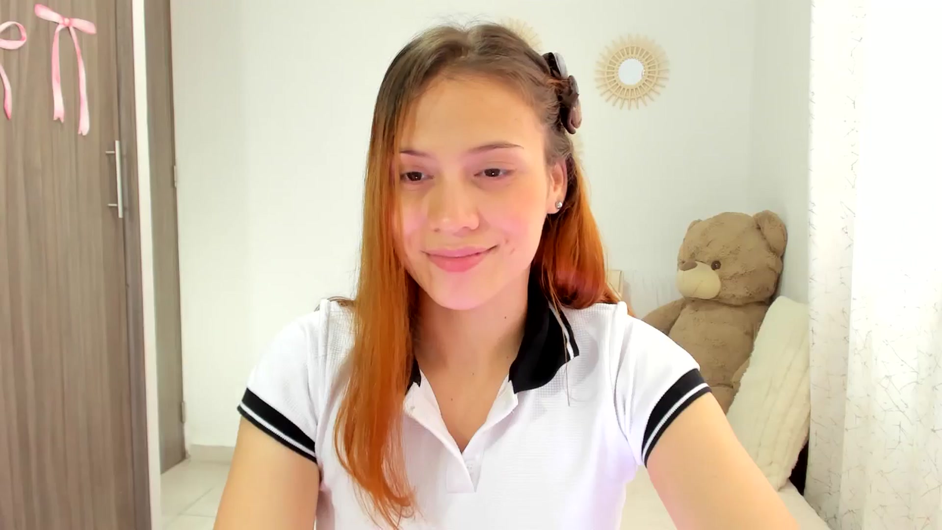 Gallery image thumbnail from OLIVE_'s myfreecams stream on, 04/05/2026, 17:49 image 2 of 20