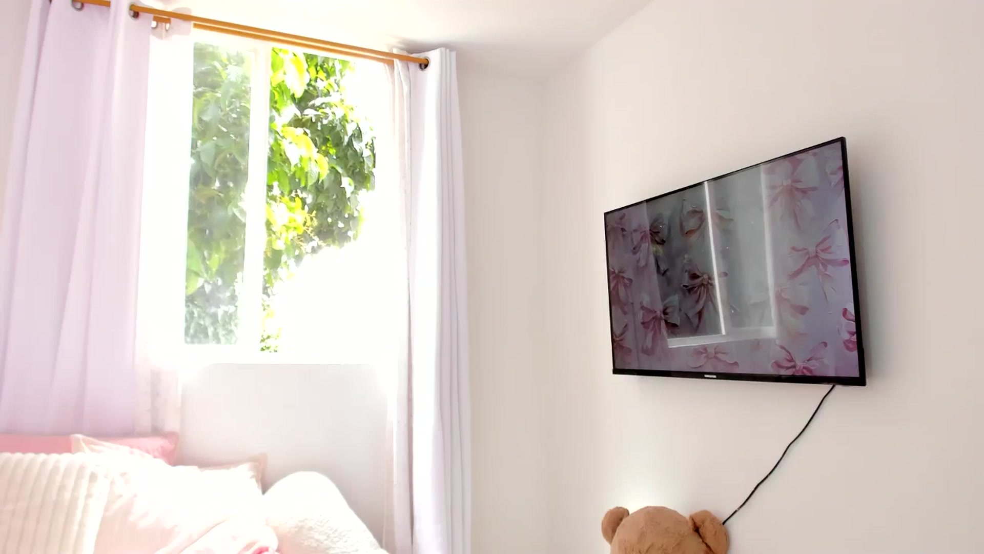 Gallery image thumbnail from OLIVE_'s myfreecams stream on, 04/10/2026, 18:06 image 7 of 20