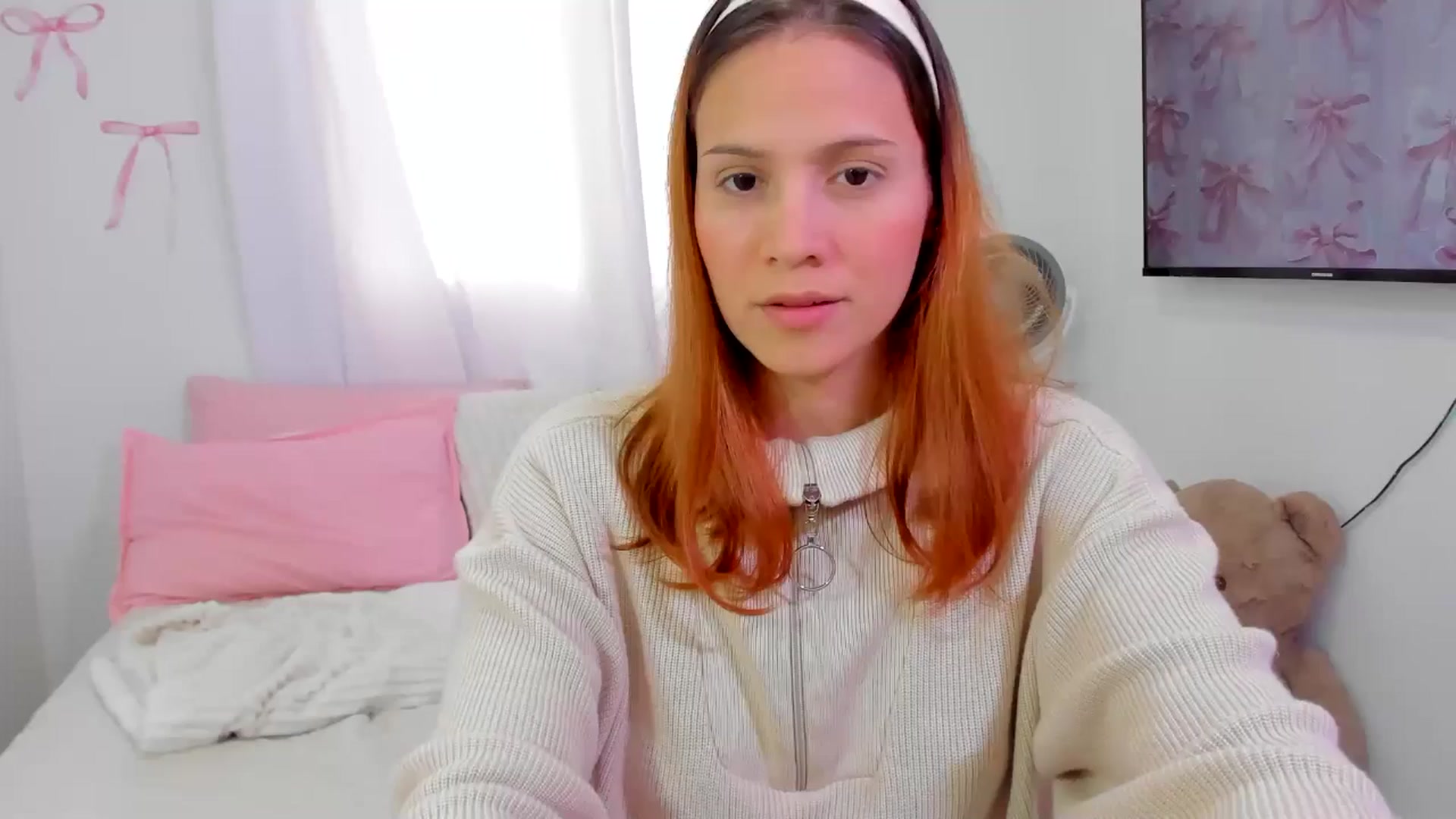 Gallery image thumbnail from OLIVE_'s myfreecams stream on, 04/11/2026, 16:28 image 1 of 20