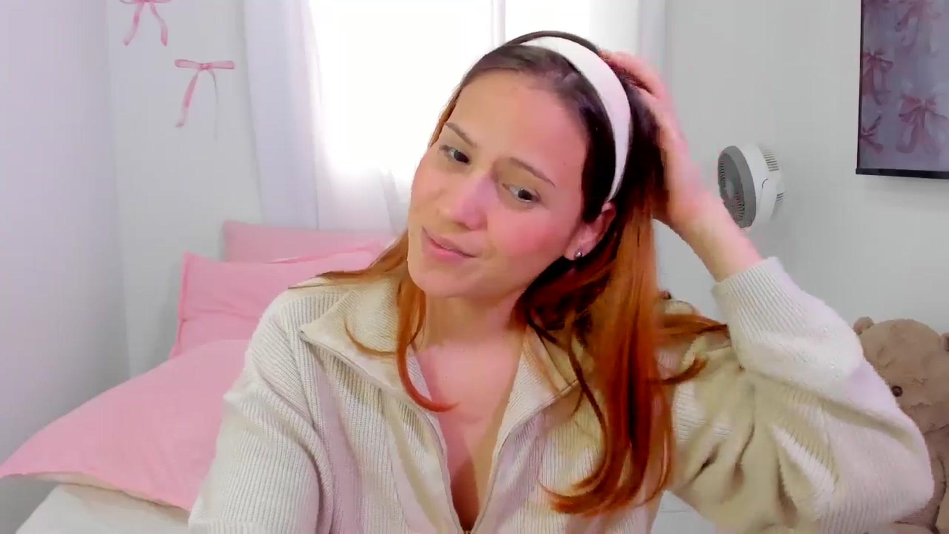 Gallery image thumbnail from OLIVE_'s myfreecams stream on, 04/11/2026, 18:08 image 8 of 20