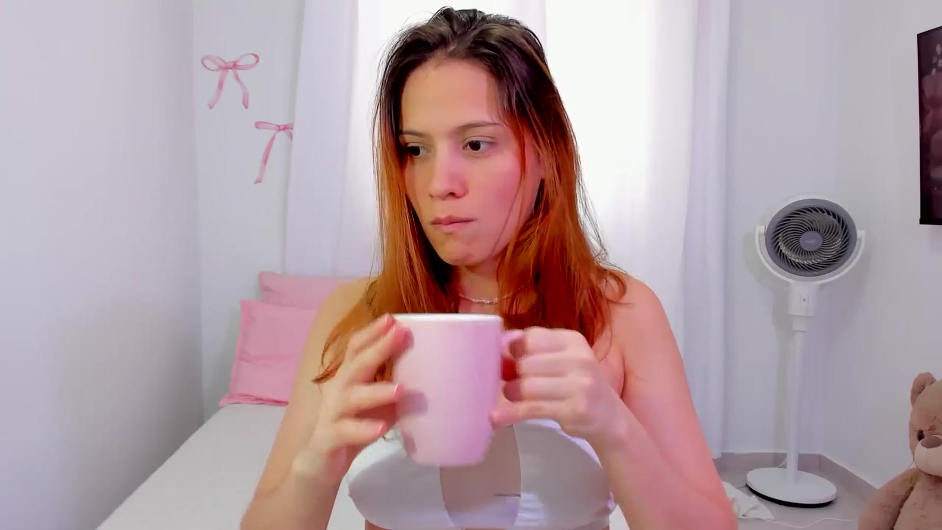 Gallery image thumbnail from OLIVE_'s myfreecams stream on, 04/12/2026, 16:09 image 8 of 20