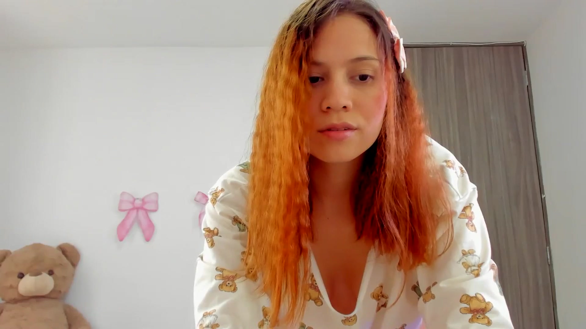 Gallery image thumbnail from OLIVE_'s myfreecams stream on, 04/15/2026, 17:56 image 11 of 20