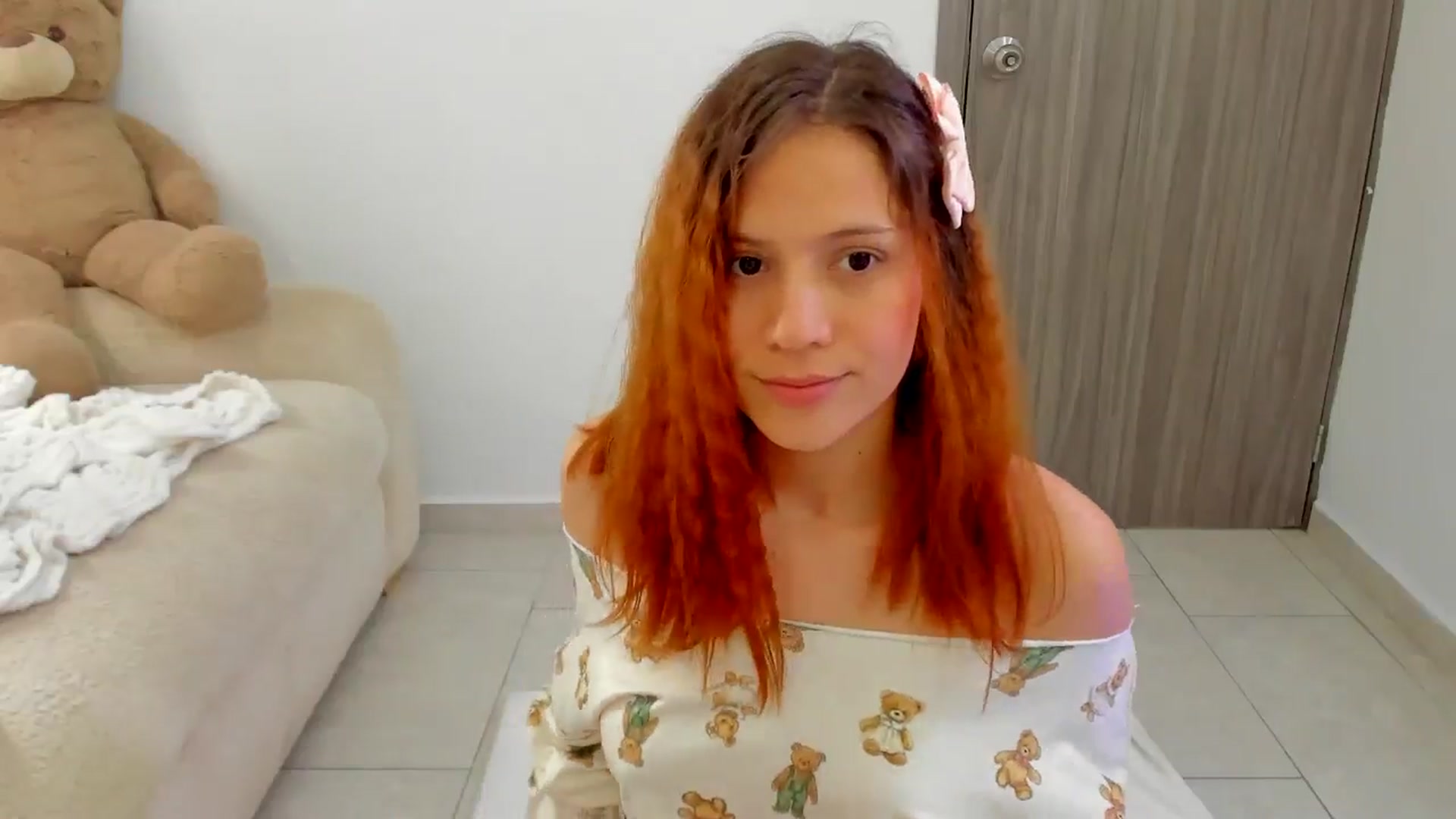 Gallery image thumbnail from OLIVE_'s myfreecams stream on, 04/15/2026, 17:56 image 13 of 20