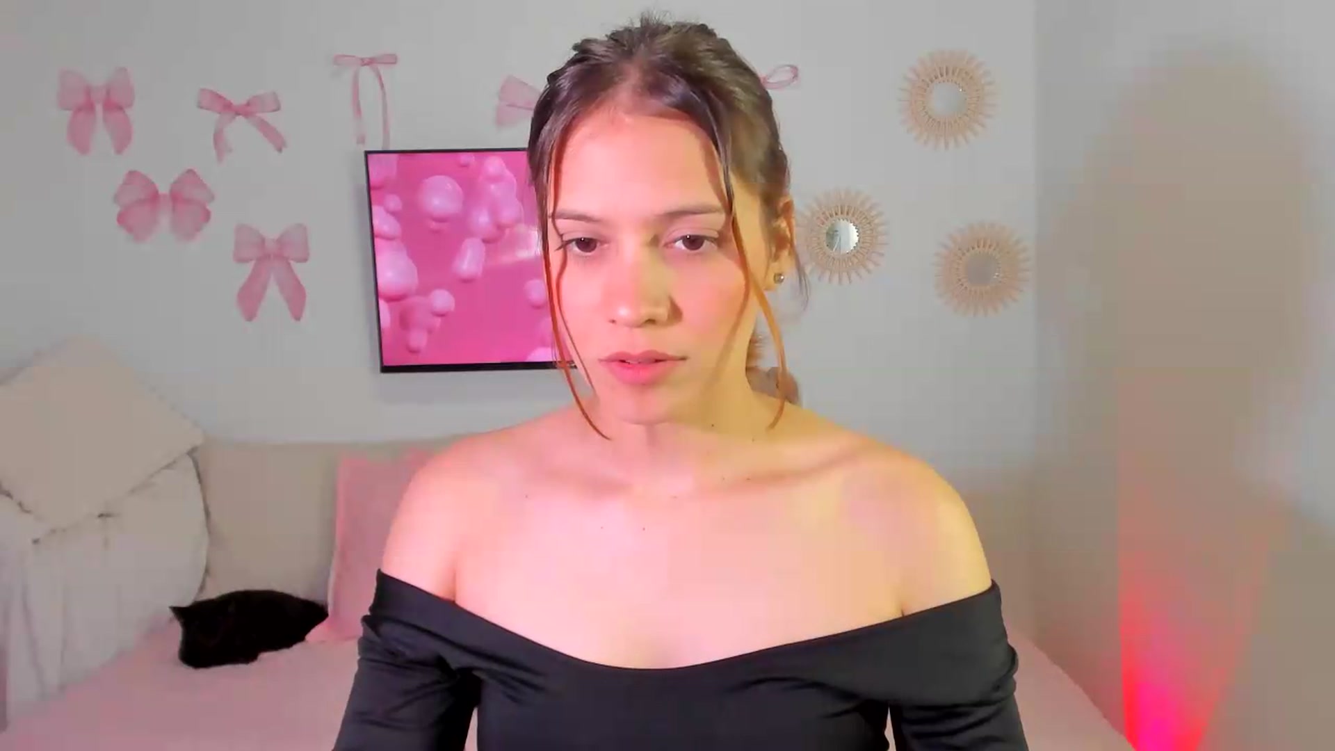 Gallery image thumbnail from OLIVE_'s myfreecams stream on, 05/03/2026, 19:29 image 18 of 20