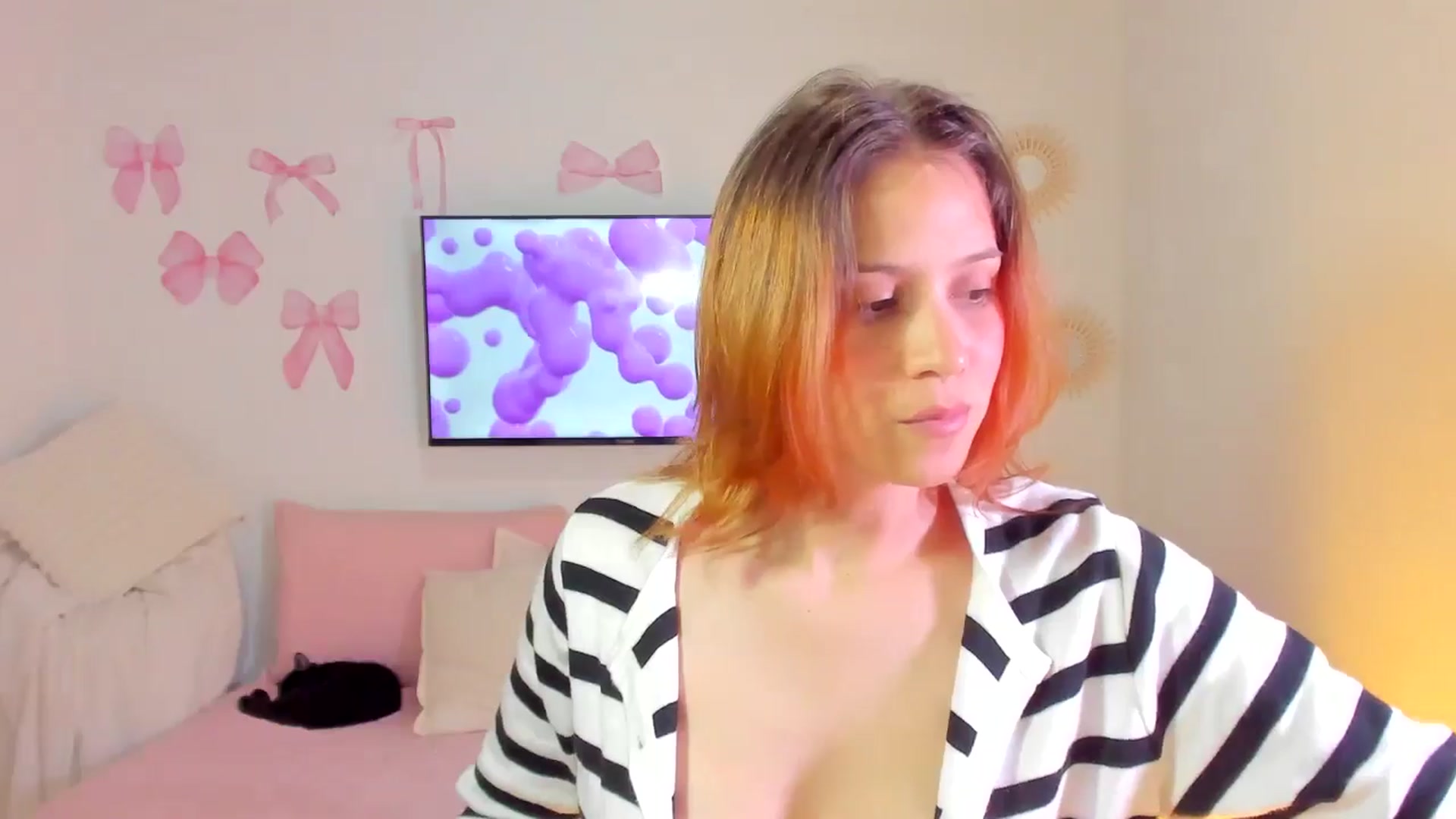 Gallery image thumbnail from OLIVE_'s myfreecams stream on, 05/05/2026, 24:50 image 20 of 20