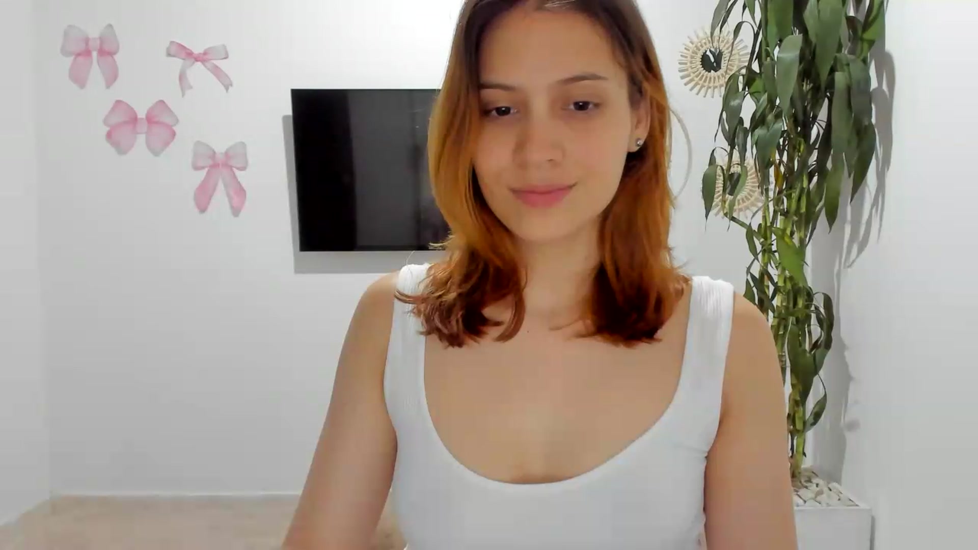 Gallery image thumbnail from OLIVE_'s myfreecams stream on, 05/16/2026, 17:19 image 11 of 20