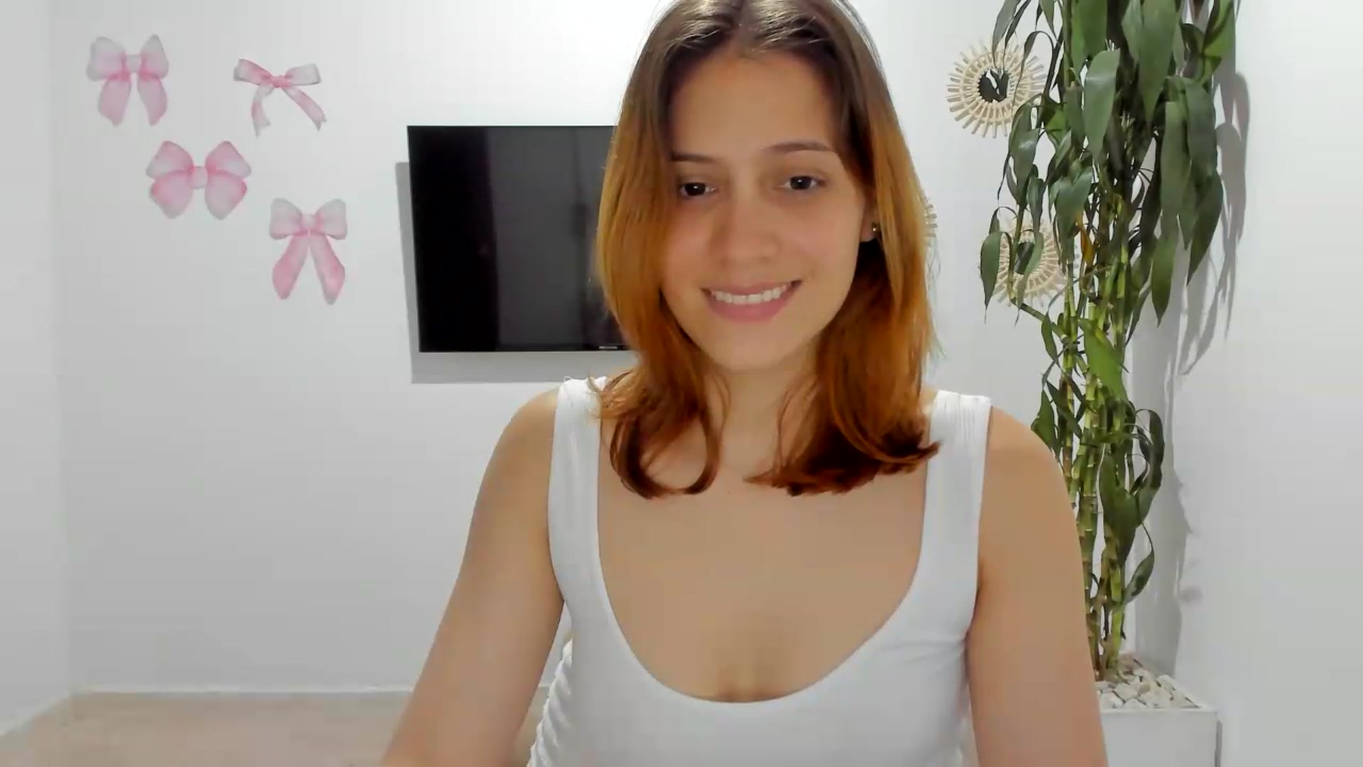 Gallery image thumbnail from OLIVE_'s myfreecams stream on, 05/16/2026, 17:19 image 7 of 20