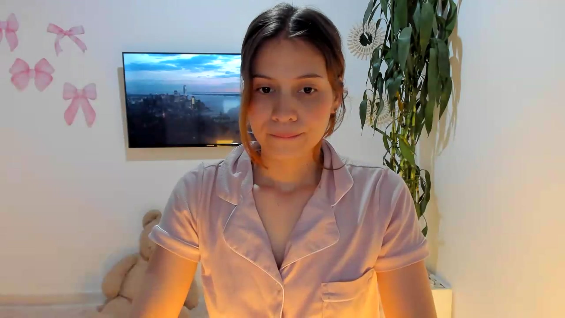 Gallery image thumbnail from OLIVE_'s myfreecams stream on, 05/18/2026, 18:24 image 10 of 20