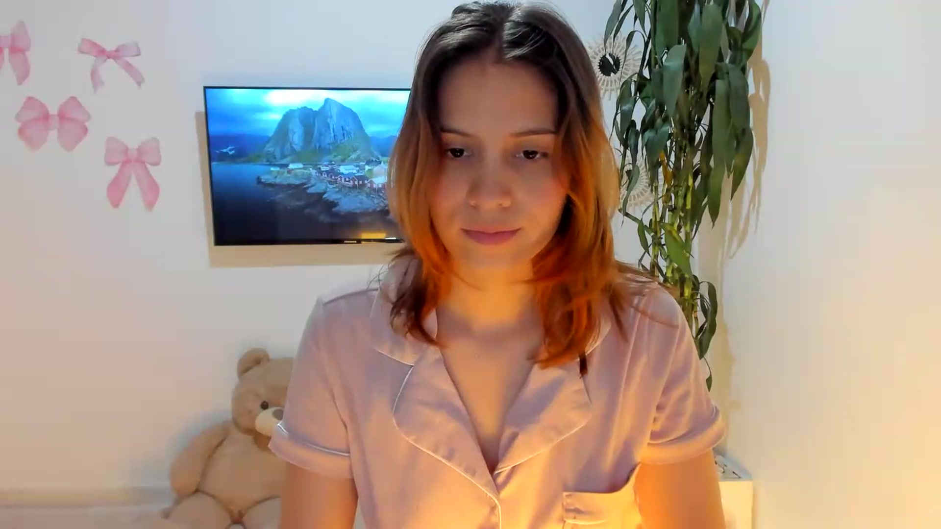 Gallery image thumbnail from OLIVE_'s myfreecams stream on, 05/18/2026, 18:24 image 8 of 20