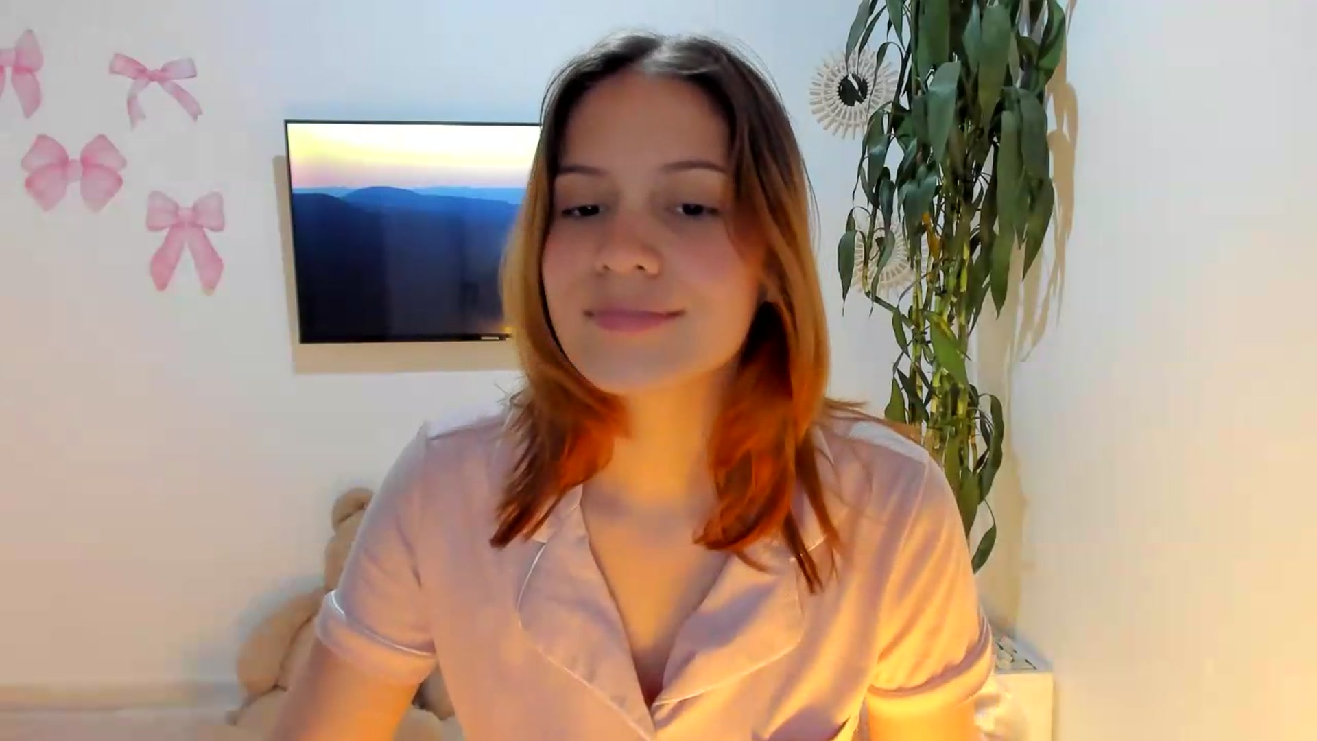 Gallery image thumbnail from OLIVE_'s myfreecams stream on, 05/18/2026, 18:24 image 5 of 20