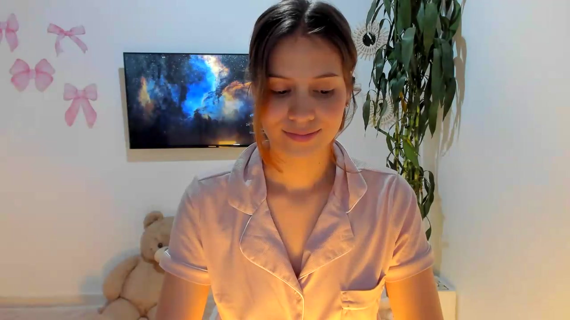 Gallery image thumbnail from OLIVE_'s myfreecams stream on, 05/18/2026, 18:24 image 11 of 20