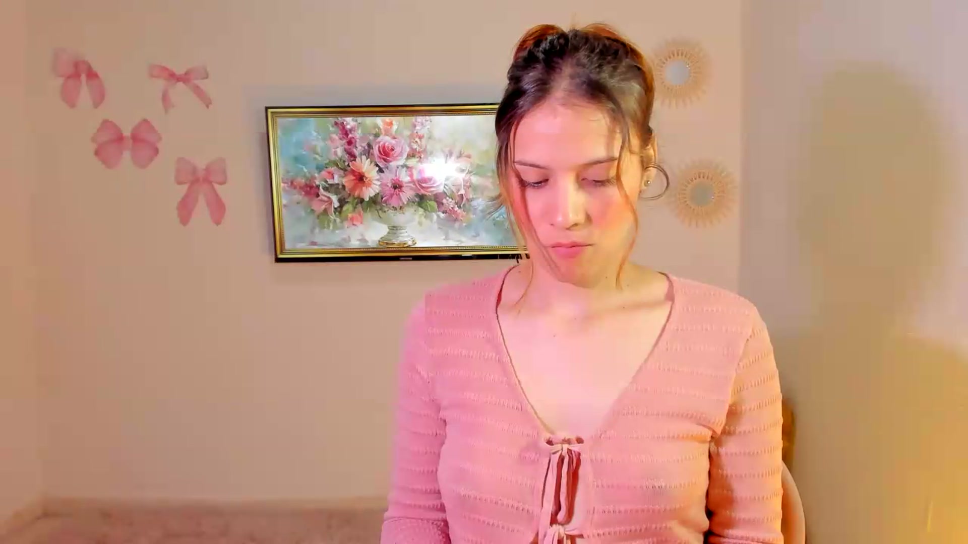Gallery image thumbnail from OLIVE_'s myfreecams stream on, 05/20/2026, 18:40 image 18 of 20