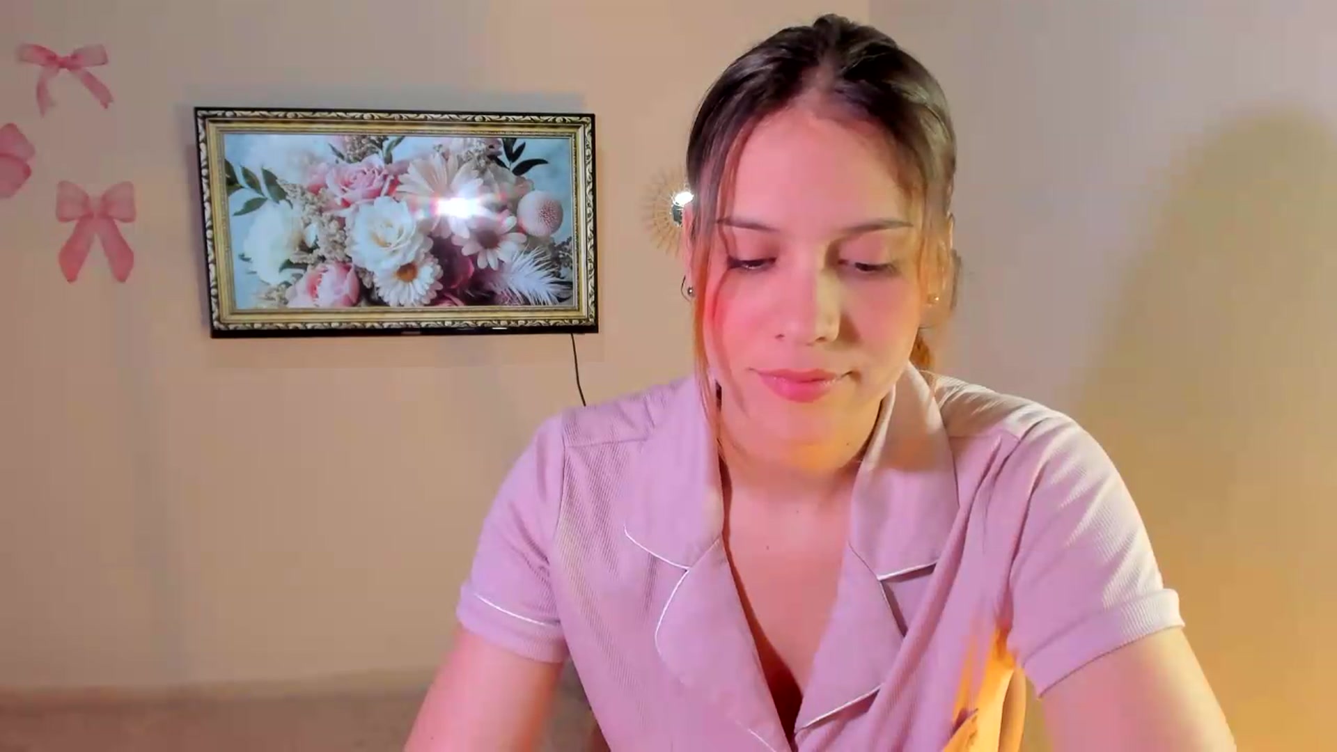 Gallery image thumbnail from OLIVE_'s myfreecams stream on, 05/24/2026, 23:05 image 2 of 20