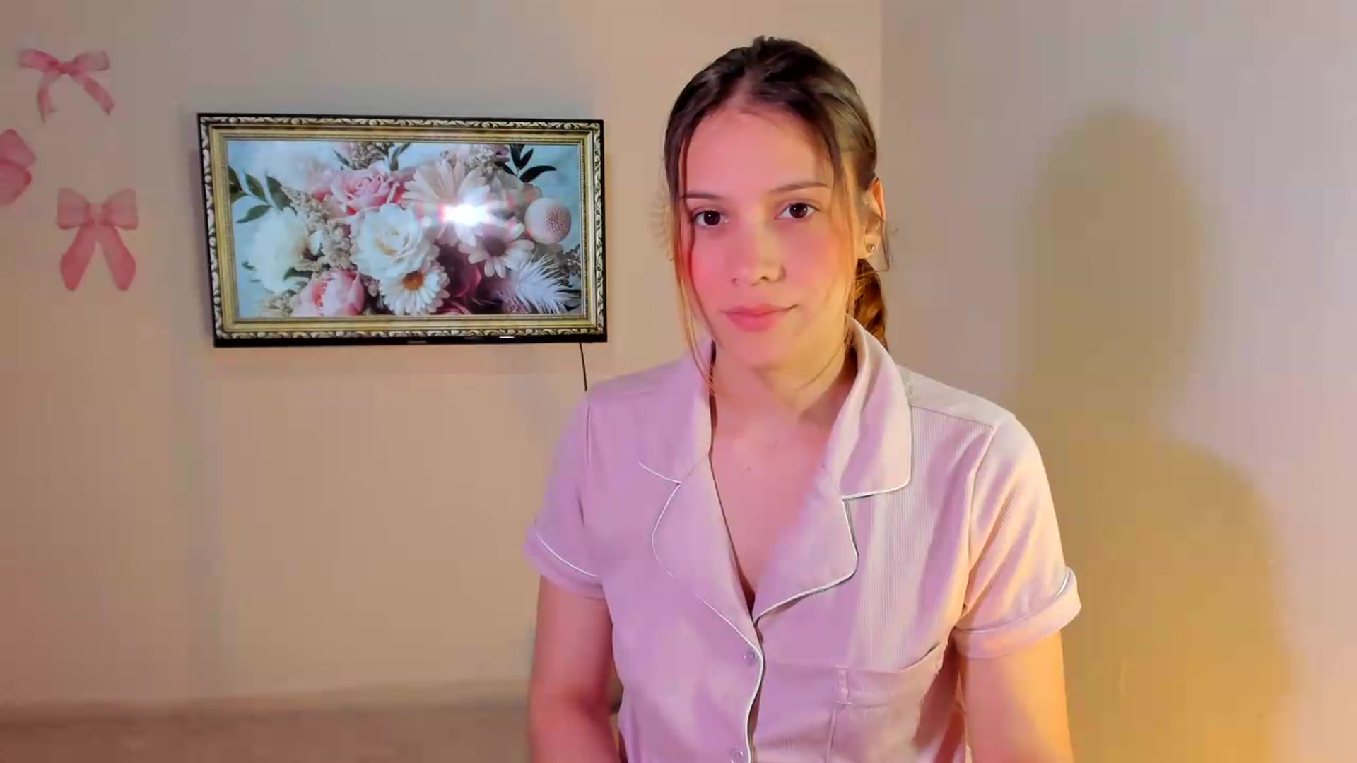 Gallery image thumbnail from OLIVE_'s myfreecams stream on, 05/24/2026, 23:05 image 10 of 20