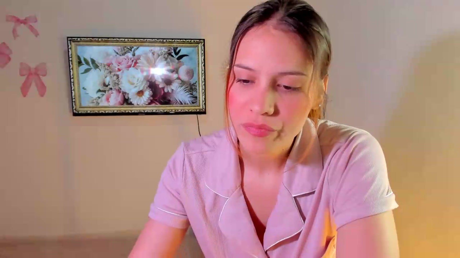 Gallery image thumbnail from OLIVE_'s myfreecams stream on, 05/24/2026, 23:05 image 7 of 20