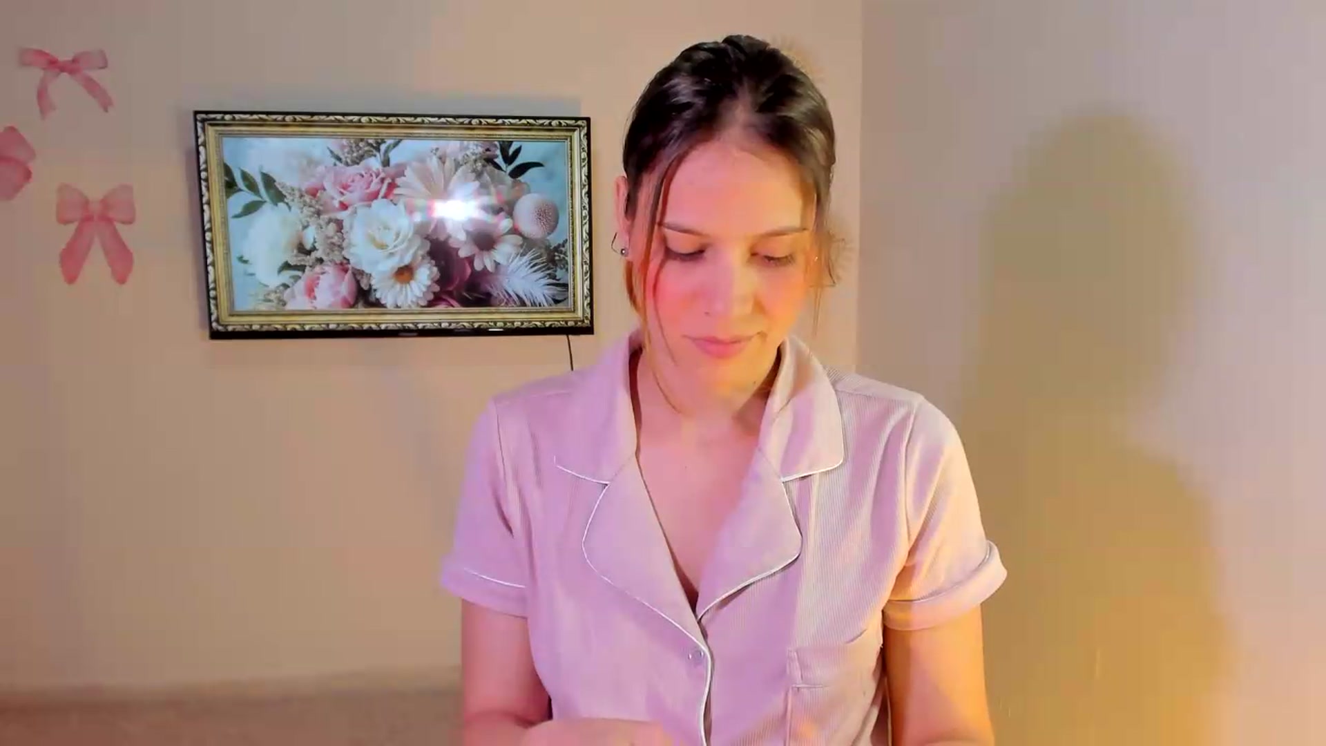 Gallery image thumbnail from OLIVE_'s myfreecams stream on, 05/24/2026, 23:05 image 13 of 20