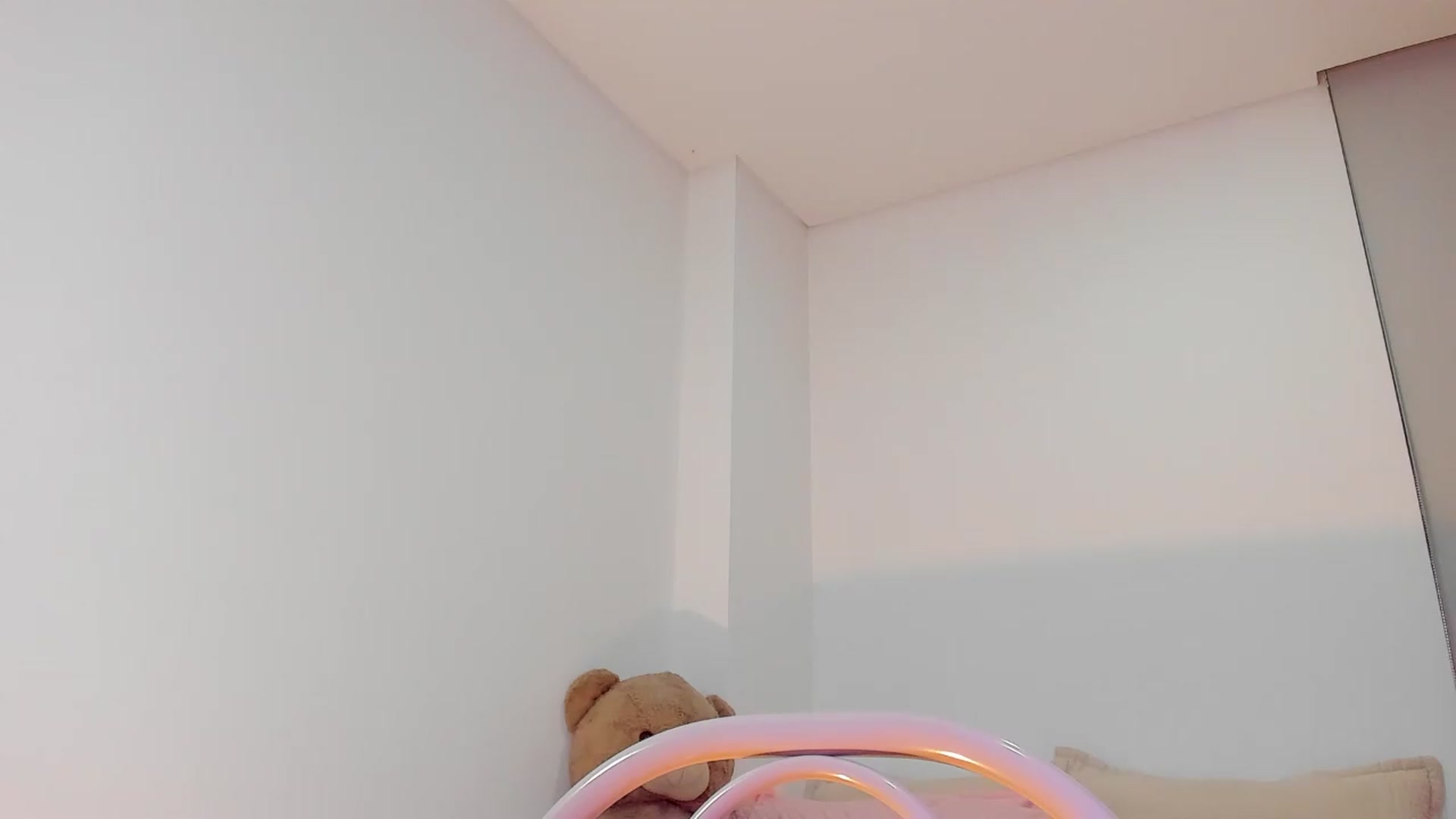 Gallery image thumbnail from OLIVE_'s myfreecams stream on, 07/28/2026, 17:31 image 16 of 20