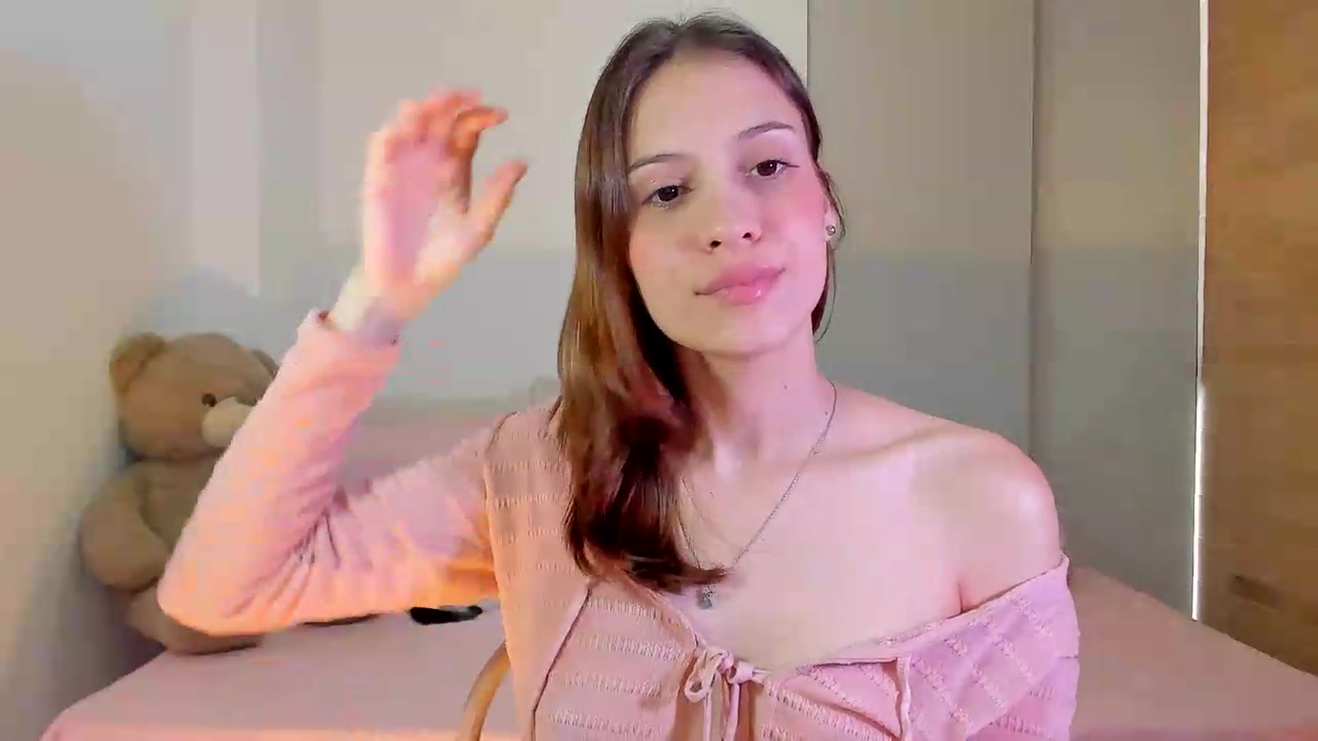 Gallery image thumbnail from OLIVE_'s myfreecams stream on, 07/28/2026, 19:17 image 11 of 20