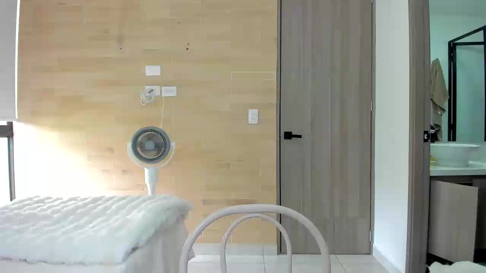 Gallery image thumbnail from OLIVE_'s myfreecams stream on, 08/03/2026, 18:51 image 15 of 20