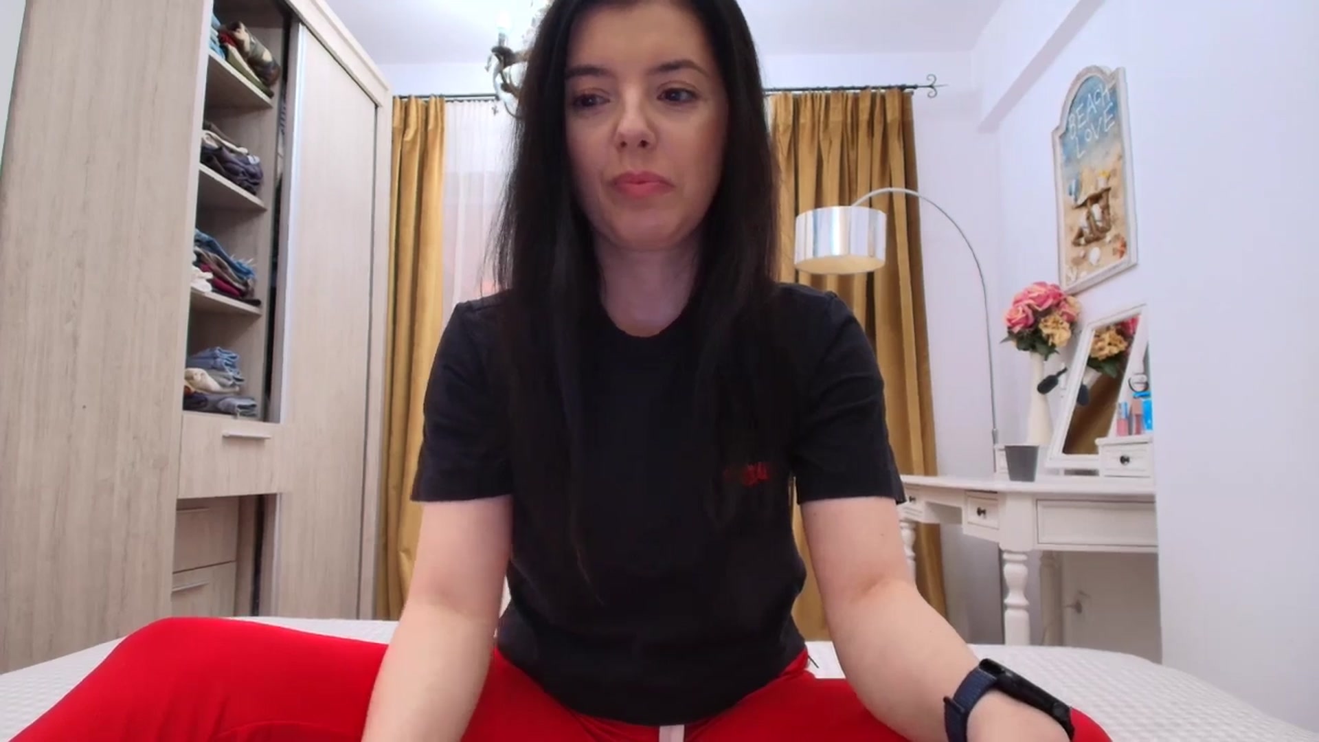 Gallery image thumbnail from Oana__'s myfreecams stream on, 04/21/2025, 12:23 image 17 of 20