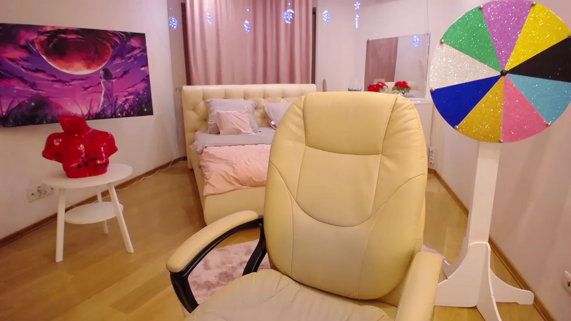 Gallery image thumbnail from OceanFeelss's myfreecams stream on, 12/07/2022, 14:33 image 13 of 20