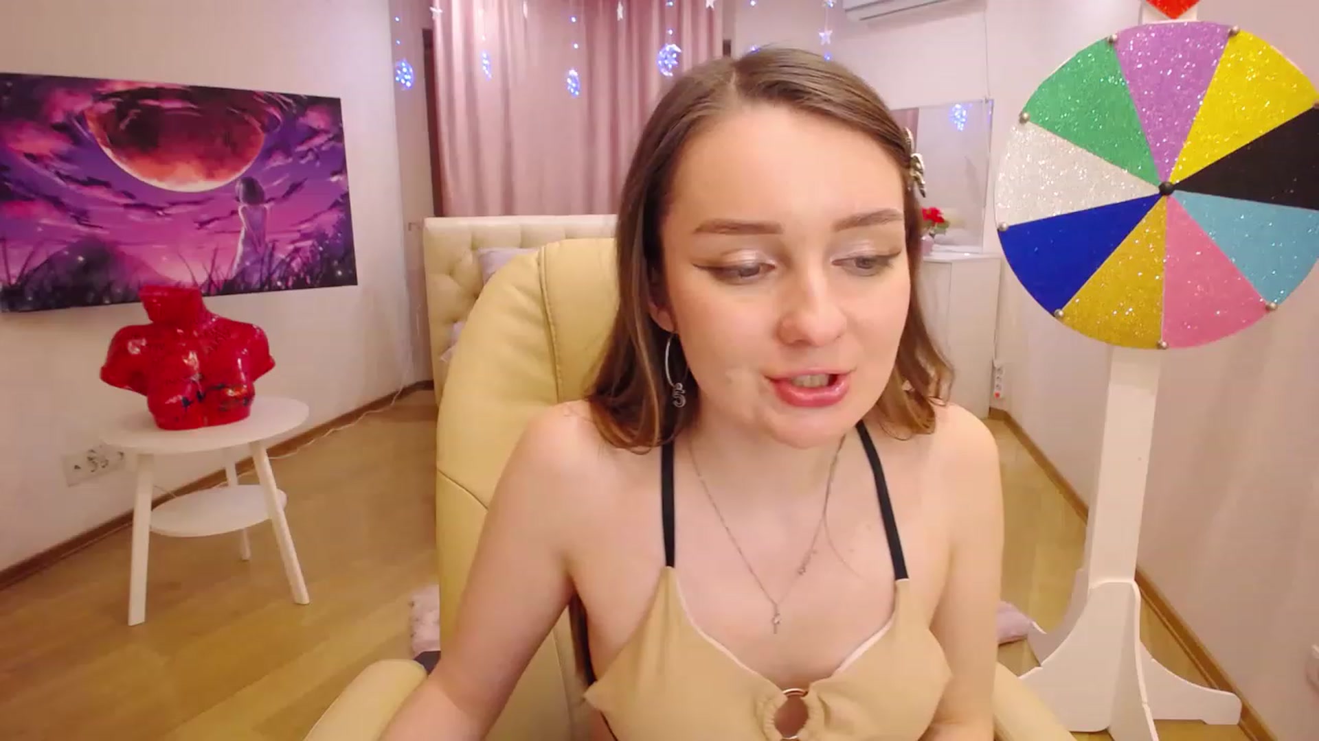 Gallery image thumbnail from OceanFeelss's myfreecams stream on, 12/07/2022, 16:16 image 14 of 20