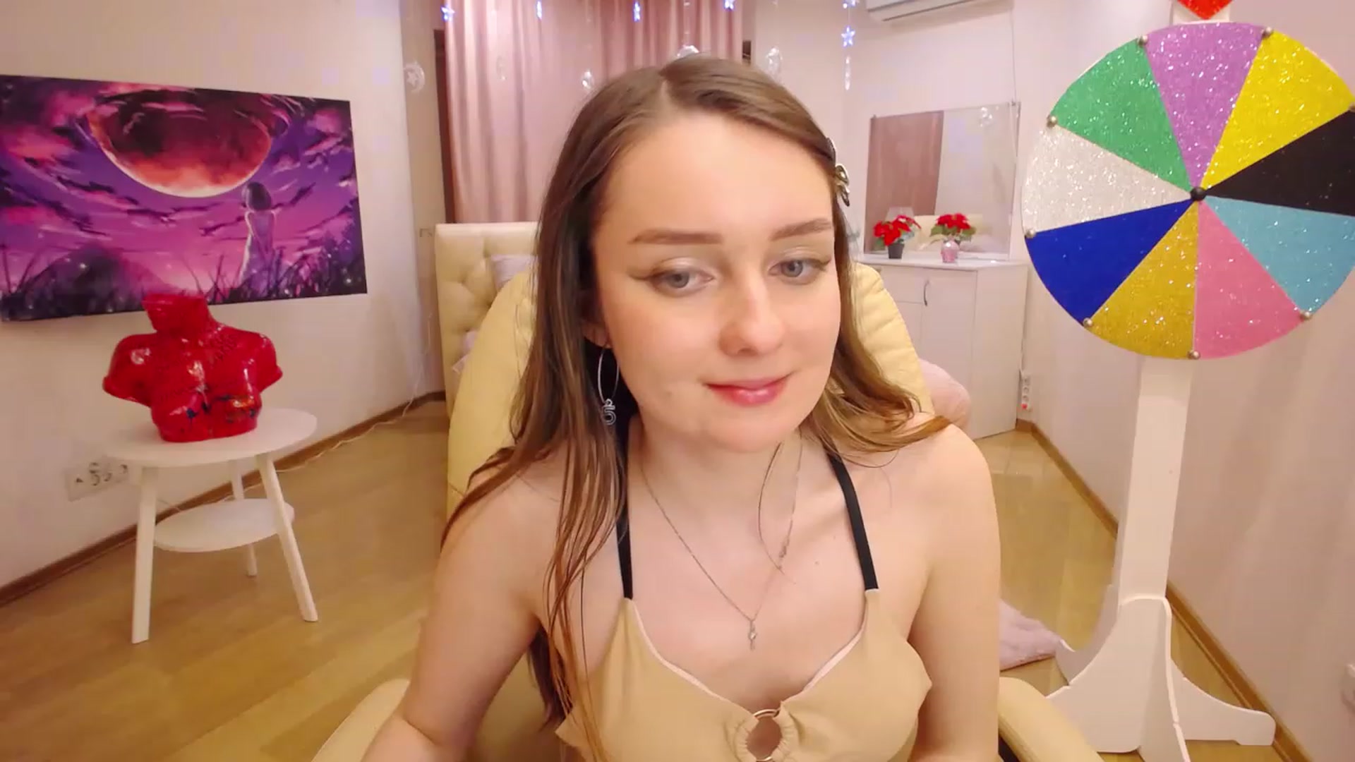 Gallery image thumbnail from OceanFeelss's myfreecams stream on, 12/07/2022, 16:16 image 15 of 20