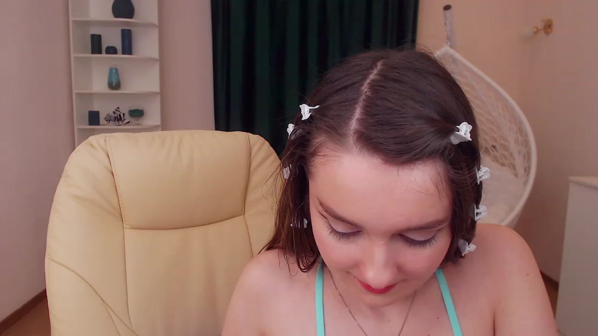 Gallery image thumbnail from OceanFeelss's myfreecams stream on, 12/08/2022, 13:44 image 16 of 20