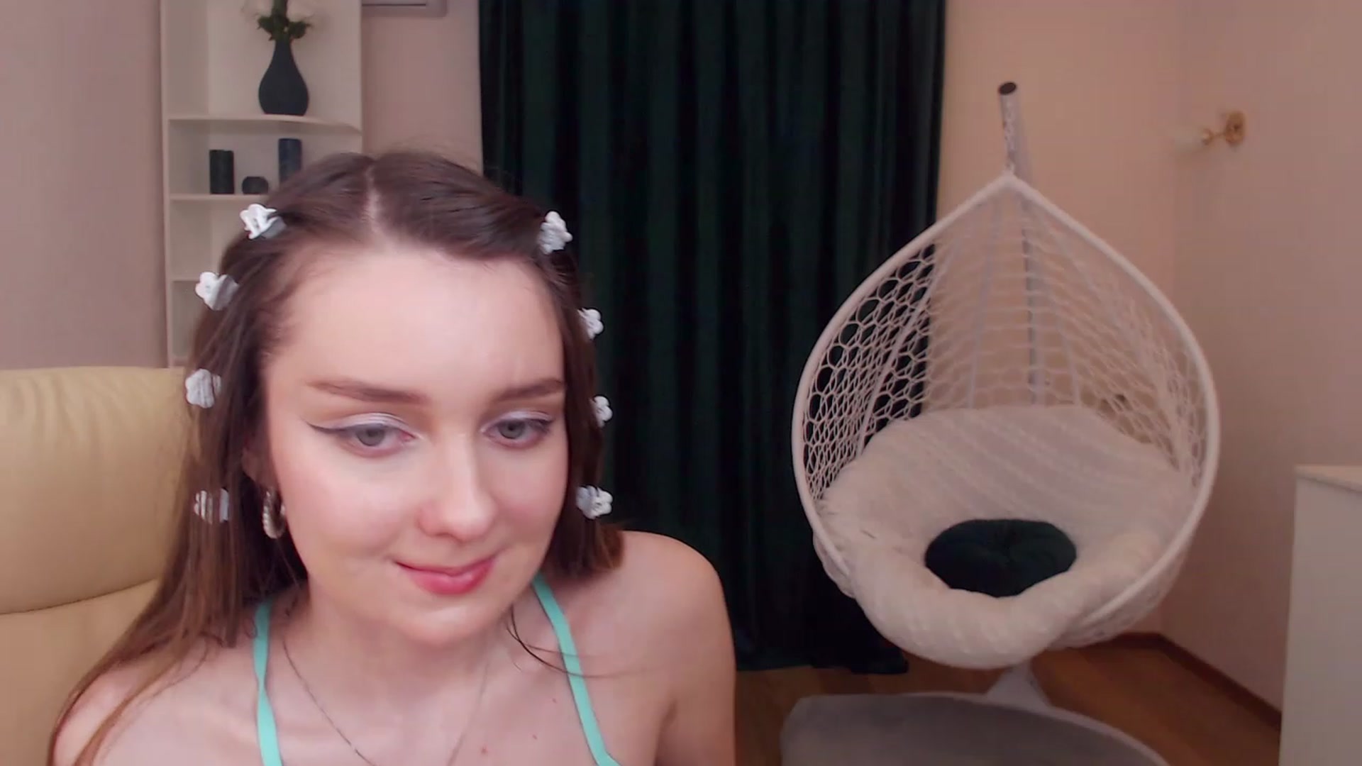 Gallery image thumbnail from OceanFeelss's myfreecams stream on, 12/08/2022, 13:44 image 15 of 20