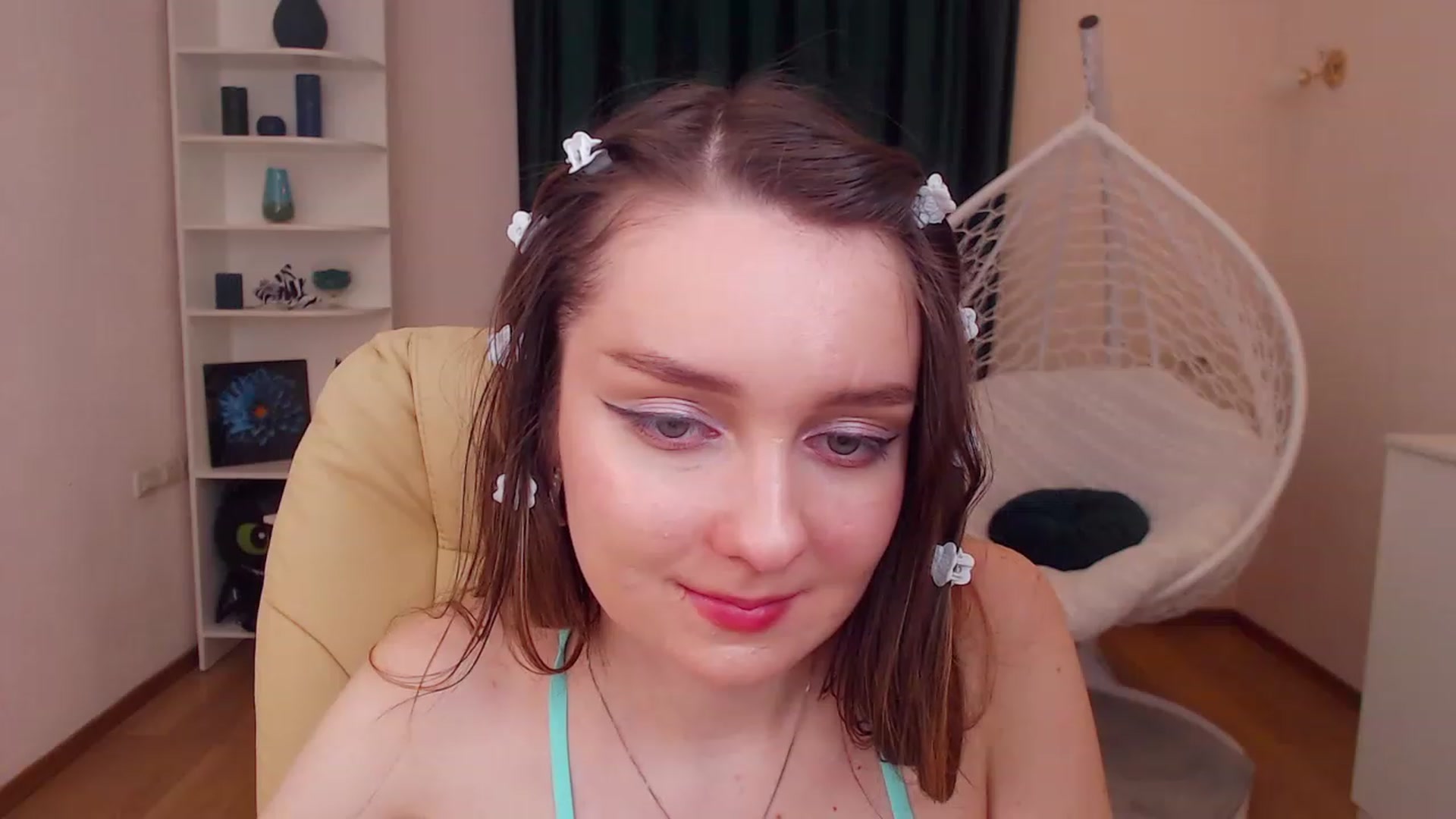 Gallery image thumbnail from OceanFeelss's myfreecams stream on, 12/08/2022, 13:44 image 13 of 20