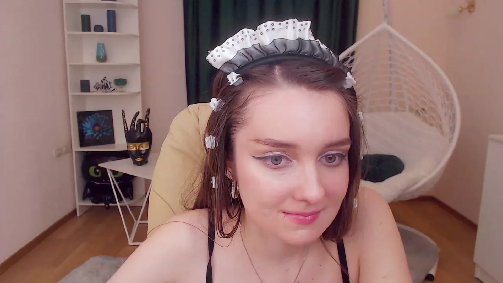 Gallery image thumbnail from OceanFeelss's myfreecams stream on, 12/08/2022, 16:29 image 15 of 20