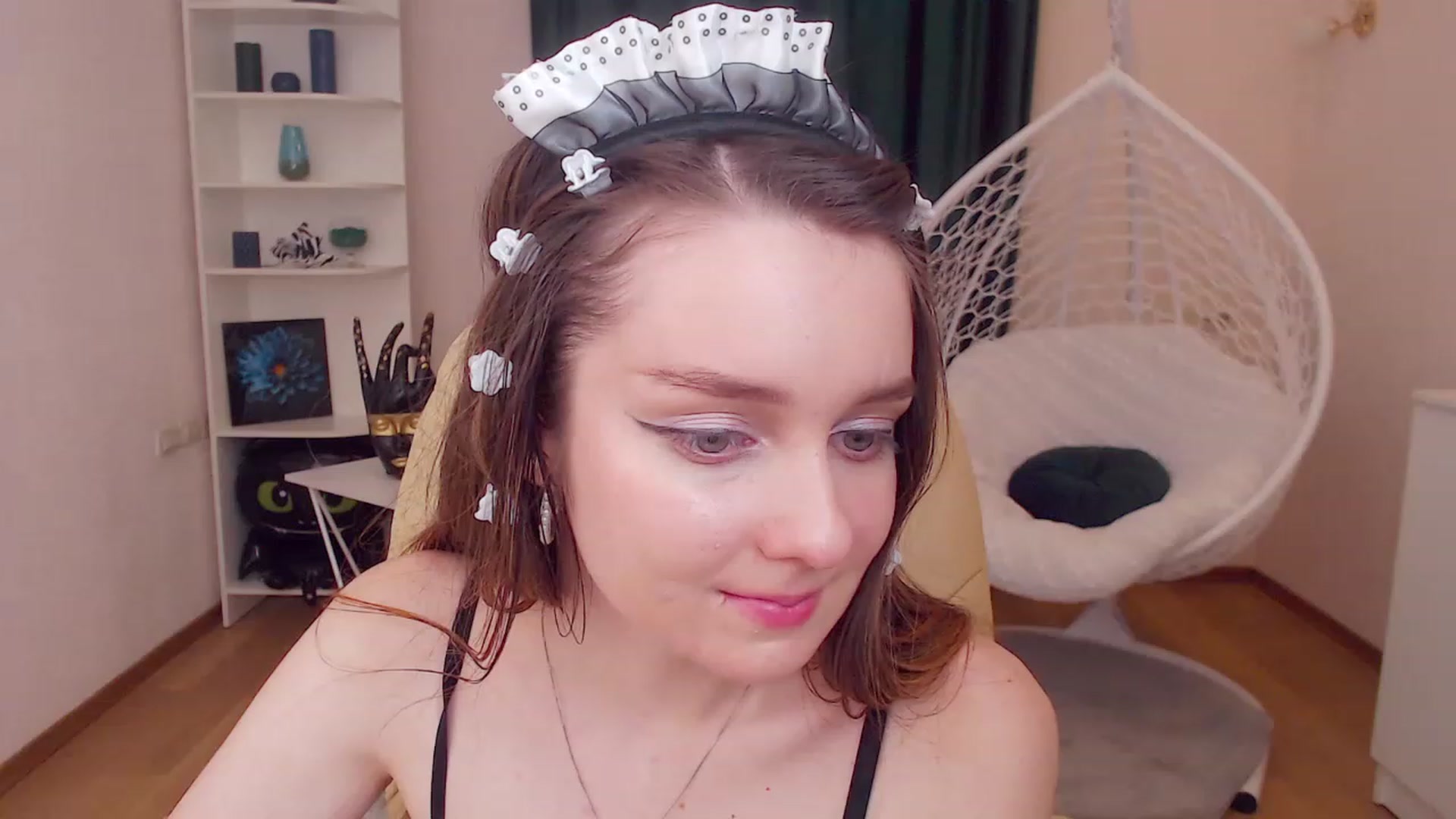 Gallery image thumbnail from OceanFeelss's myfreecams stream on, 12/08/2022, 16:29 image 11 of 20