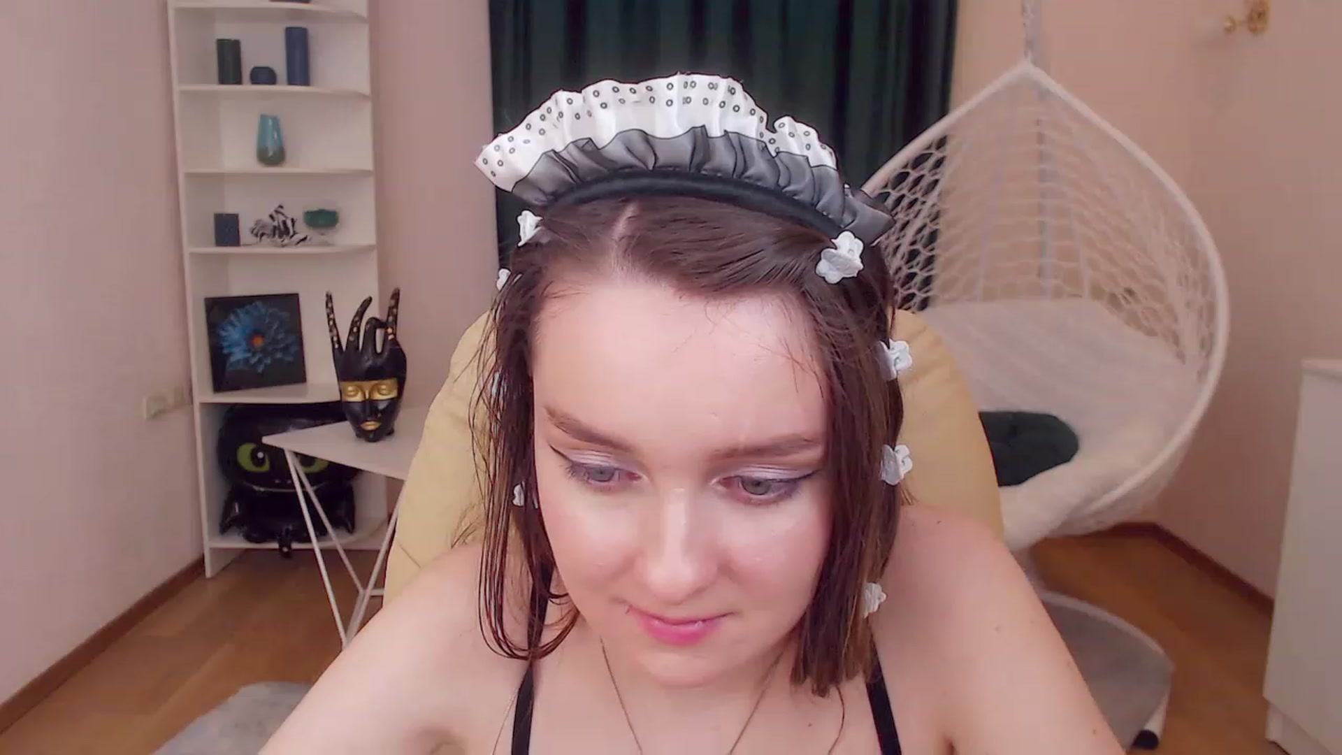 Gallery image thumbnail from OceanFeelss's myfreecams stream on, 12/08/2022, 16:29 image 16 of 20
