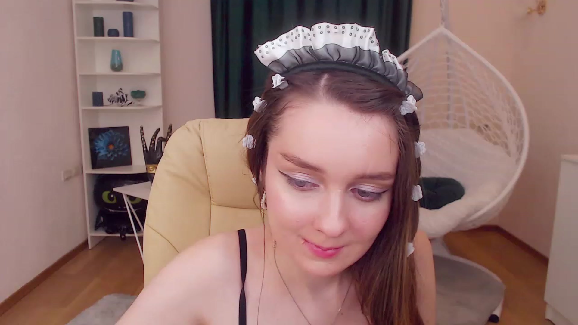 Gallery image thumbnail from OceanFeelss's myfreecams stream on, 12/08/2022, 16:29 image 14 of 20
