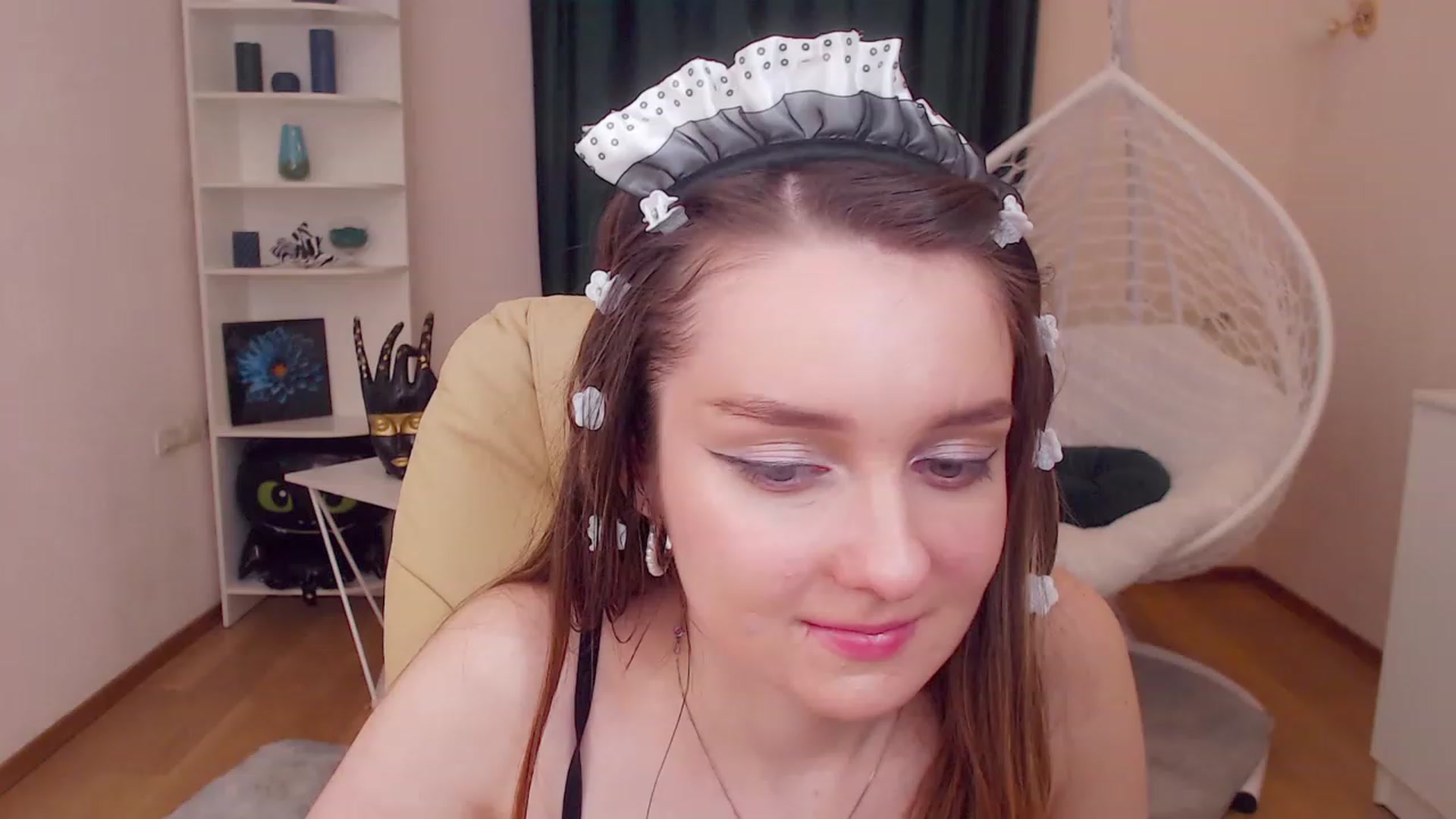 Gallery image thumbnail from OceanFeelss's myfreecams stream on, 12/08/2022, 16:29 image 12 of 20