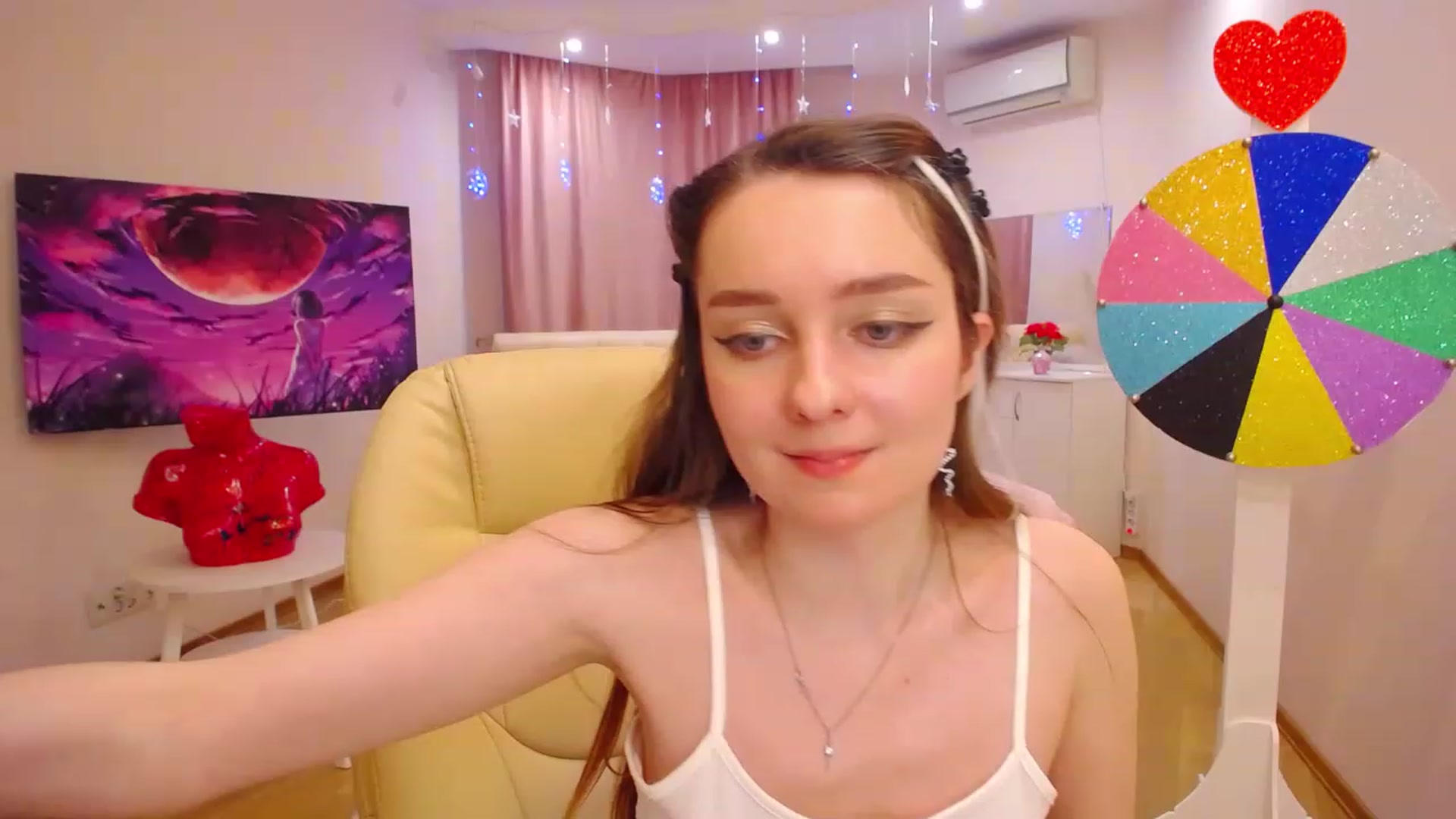 Gallery image thumbnail from OceanFeelss's myfreecams stream on, 12/09/2022, 11:03 image 17 of 20