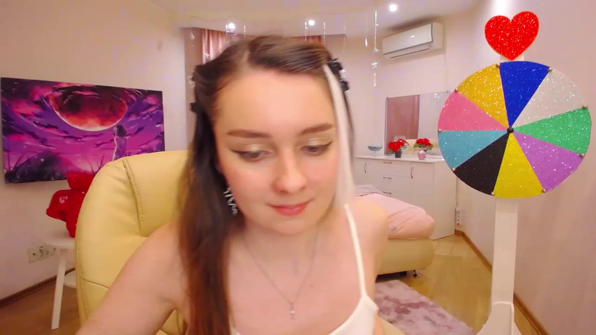 Gallery image thumbnail from OceanFeelss's myfreecams stream on, 12/09/2022, 11:03 image 11 of 20