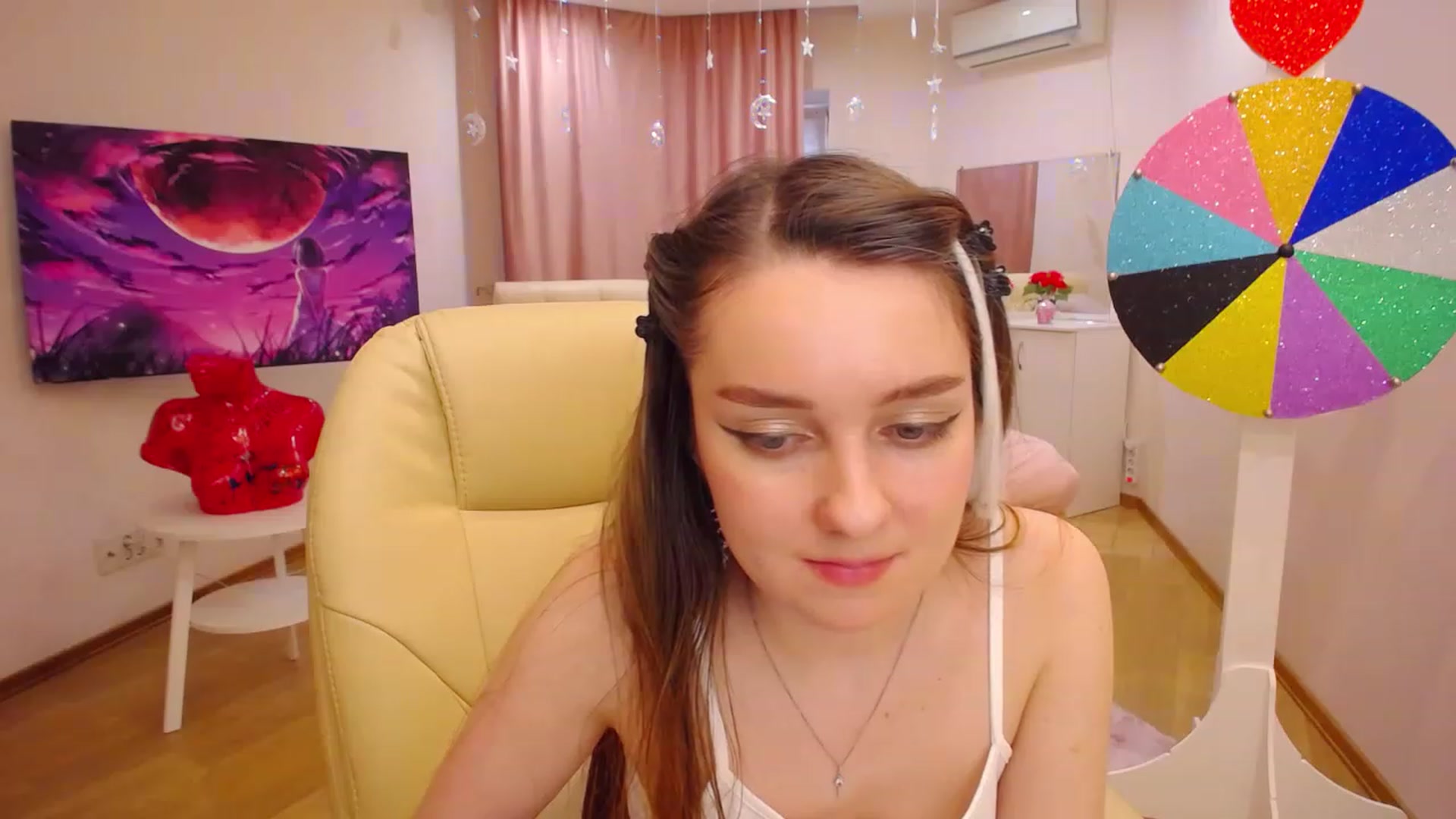 Gallery image thumbnail from OceanFeelss's myfreecams stream on, 12/09/2022, 12:08 image 15 of 20