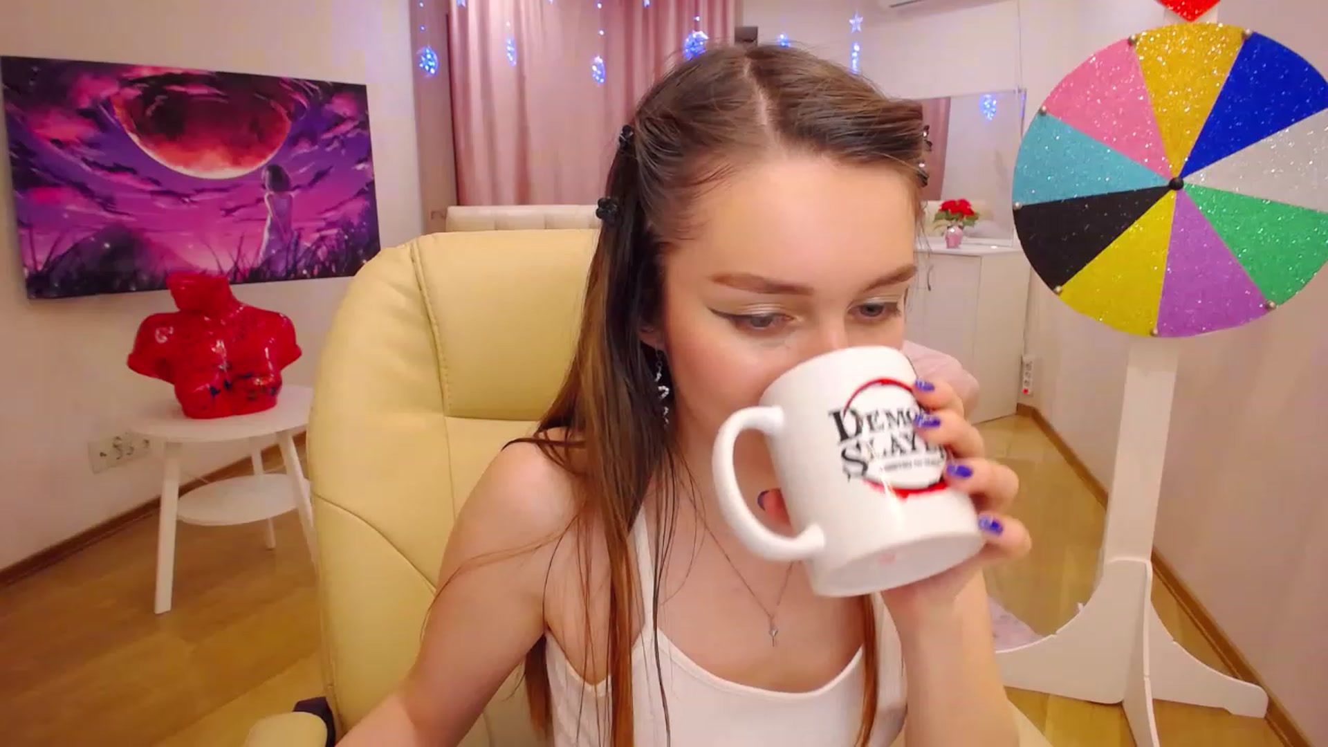 Gallery image thumbnail from OceanFeelss's myfreecams stream on, 12/09/2022, 14:16 image 4 of 20