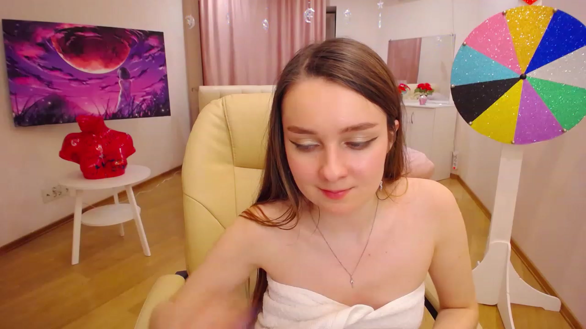 Gallery image thumbnail from OceanFeelss's myfreecams stream on, 12/09/2022, 16:00 image 17 of 20