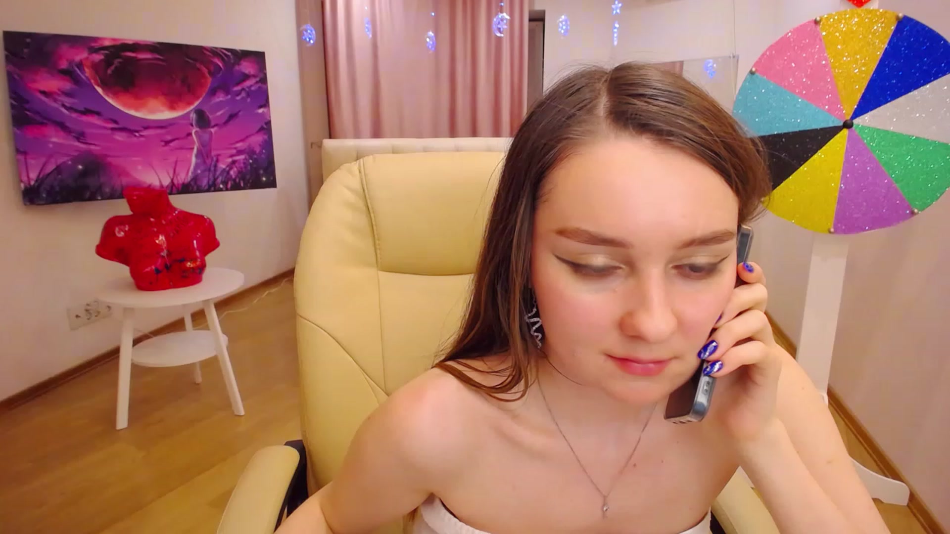 Gallery image thumbnail from OceanFeelss's myfreecams stream on, 12/09/2022, 16:00 image 15 of 20