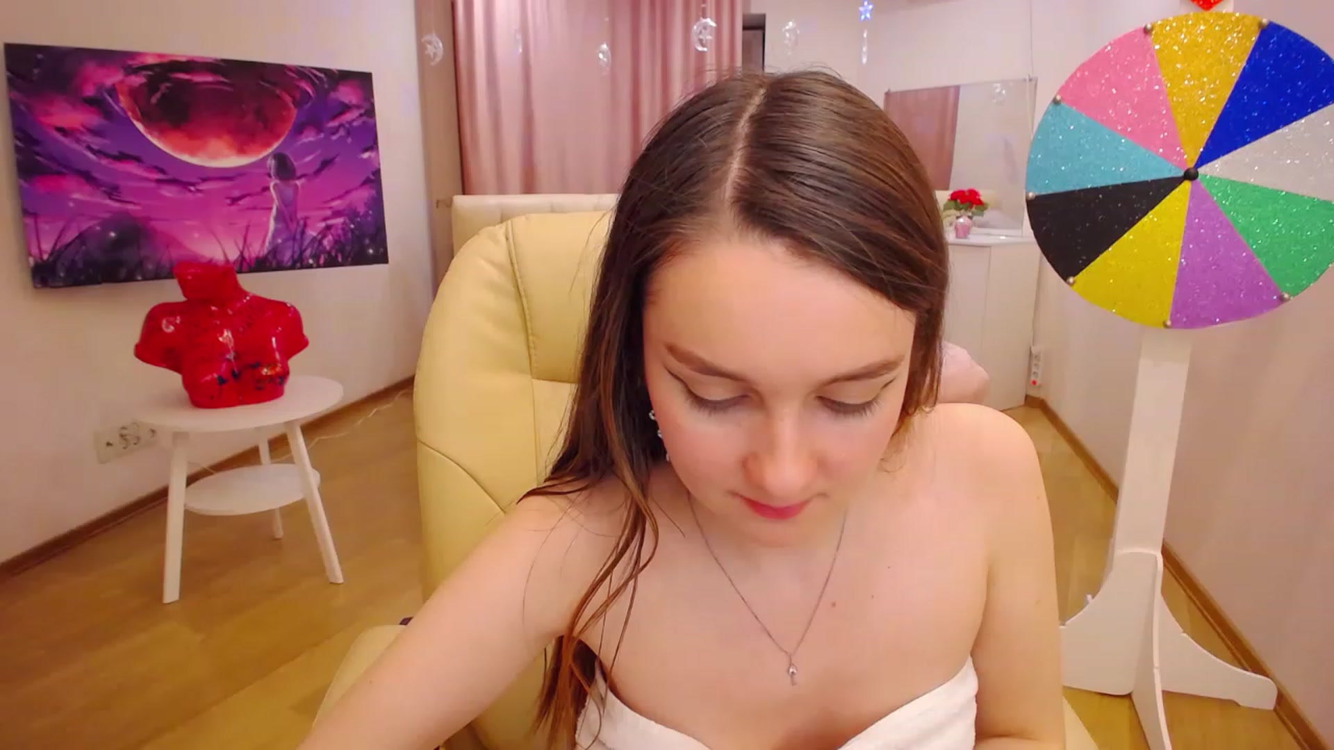 Gallery image thumbnail from OceanFeelss's myfreecams stream on, 12/09/2022, 16:00 image 13 of 20