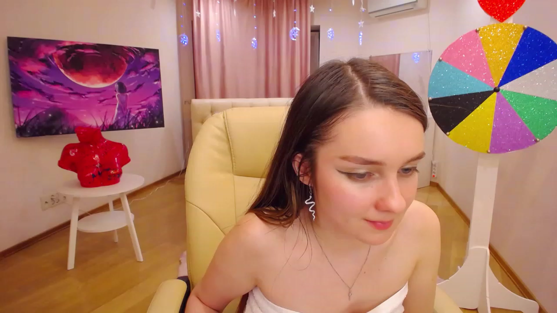 Gallery image thumbnail from OceanFeelss's myfreecams stream on, 12/09/2022, 16:23 image 12 of 20