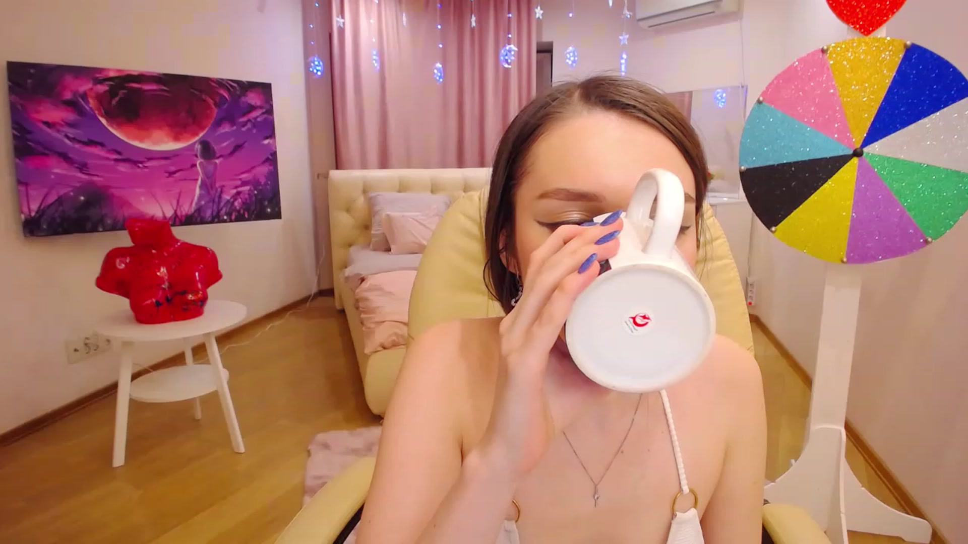 Gallery image thumbnail from OceanFeelss's myfreecams stream on, 12/09/2022, 16:46 image 7 of 20