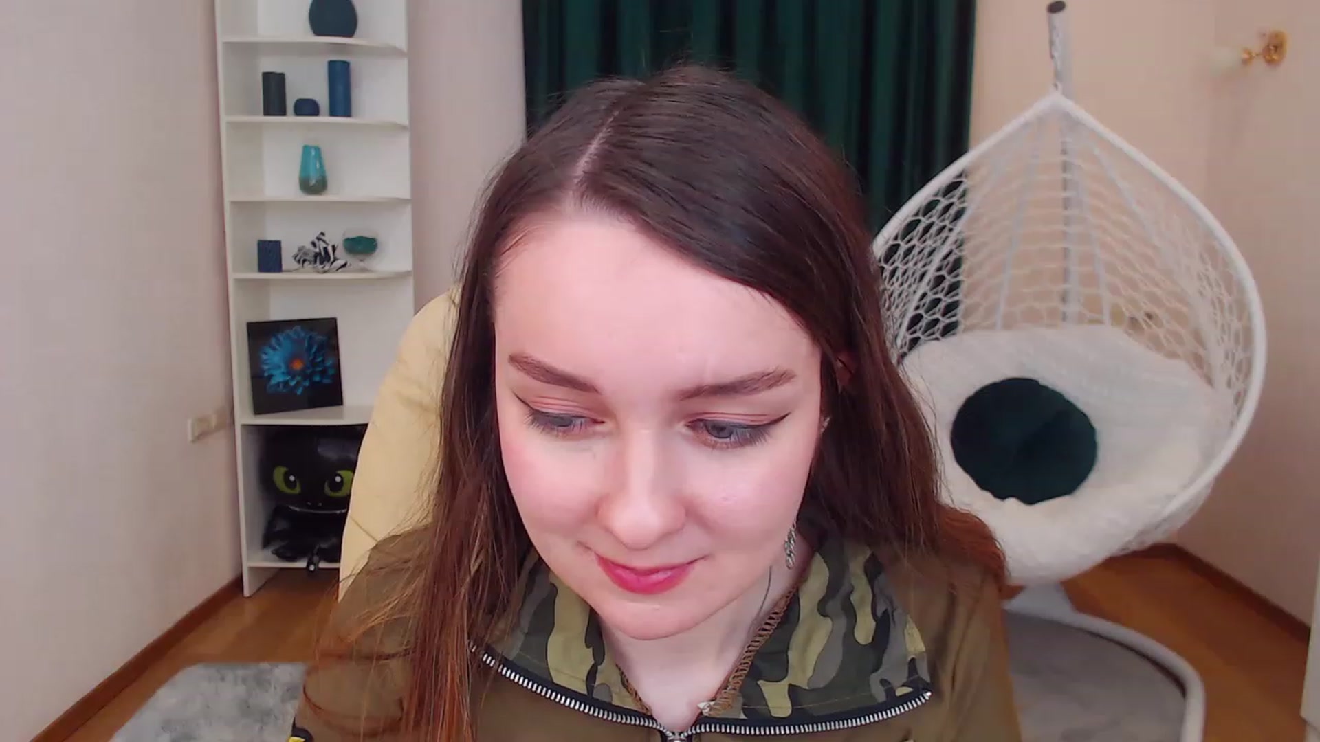 Gallery image thumbnail from OceanFeelss's myfreecams stream on, 12/10/2022, 11:14 image 16 of 20