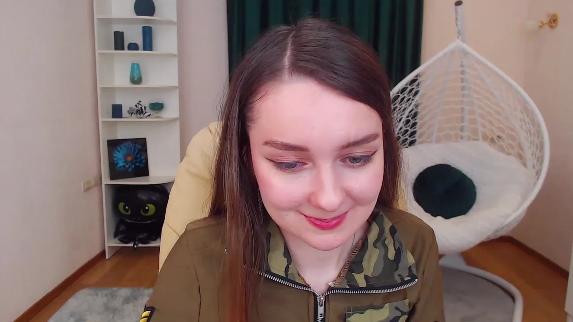 Gallery image thumbnail from OceanFeelss's myfreecams stream on, 12/10/2022, 11:14 image 18 of 20