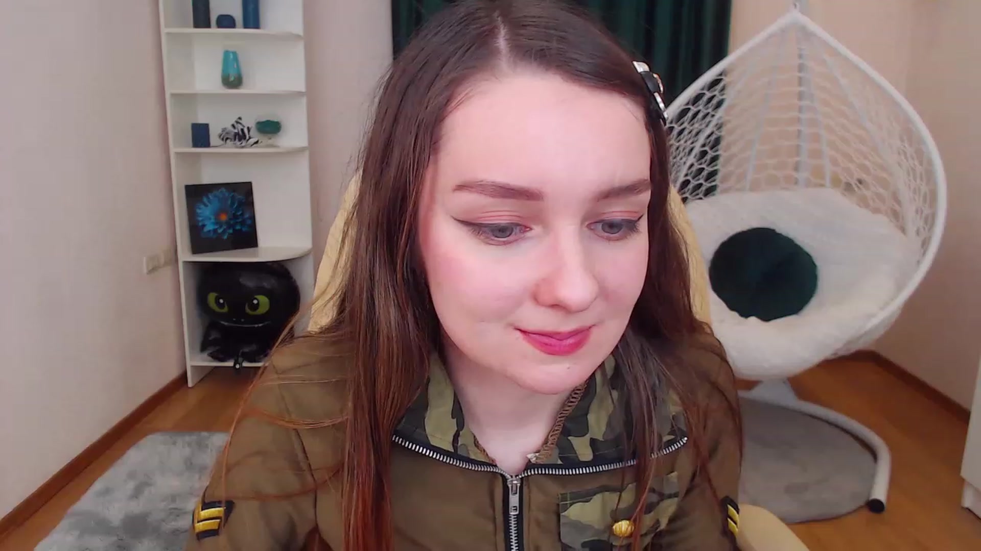 Gallery image thumbnail from OceanFeelss's myfreecams stream on, 12/10/2022, 11:14 image 6 of 20