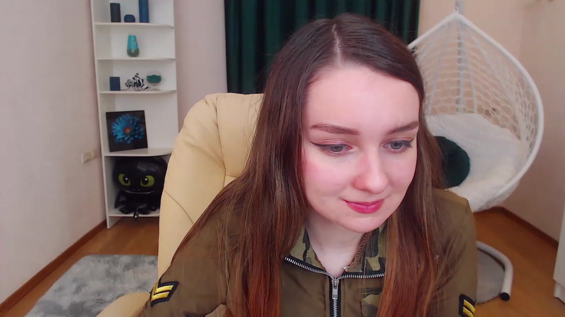 Gallery image thumbnail from OceanFeelss's myfreecams stream on, 12/10/2022, 11:14 image 11 of 20