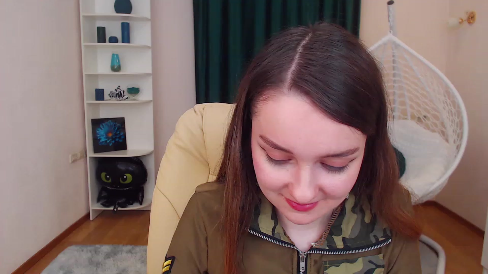 Gallery image thumbnail from OceanFeelss's myfreecams stream on, 12/10/2022, 11:14 image 19 of 20