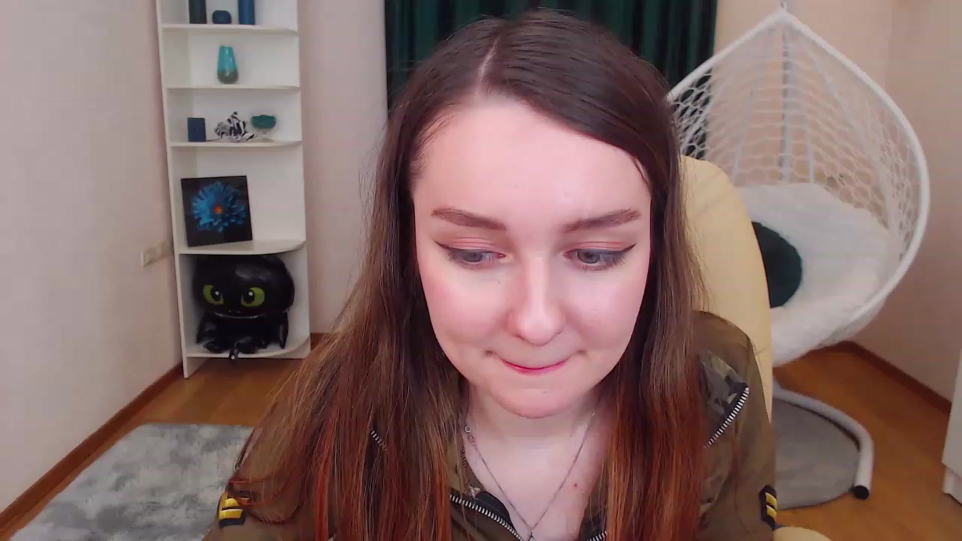 Gallery image thumbnail from OceanFeelss's myfreecams stream on, 12/10/2022, 12:47 image 4 of 20